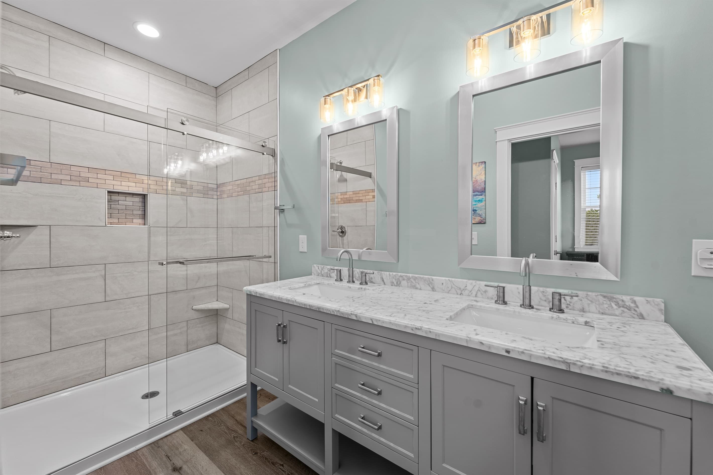 Dual Vanity Private Bath