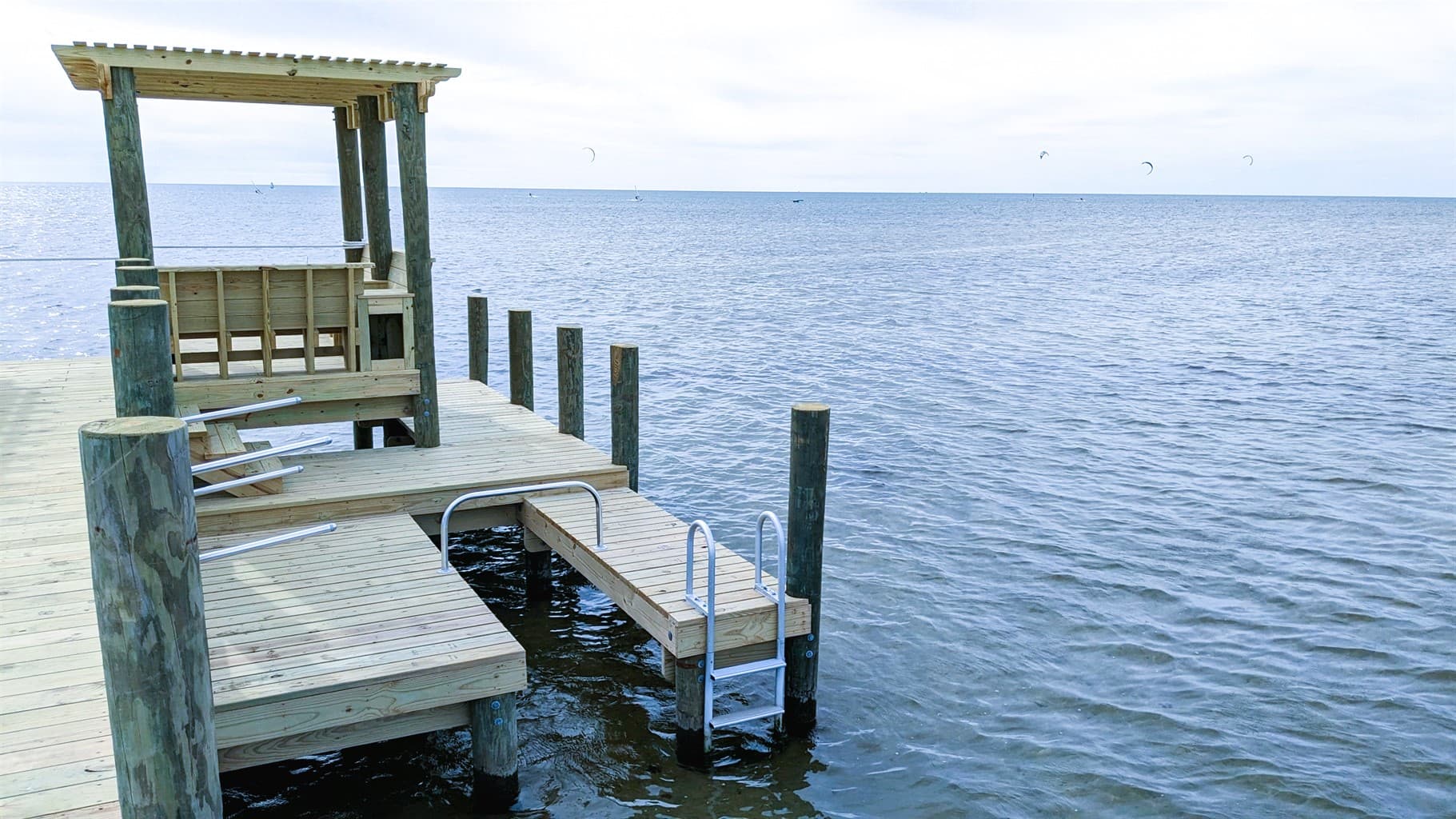 Kayak Launch & Kite Boarders in Background