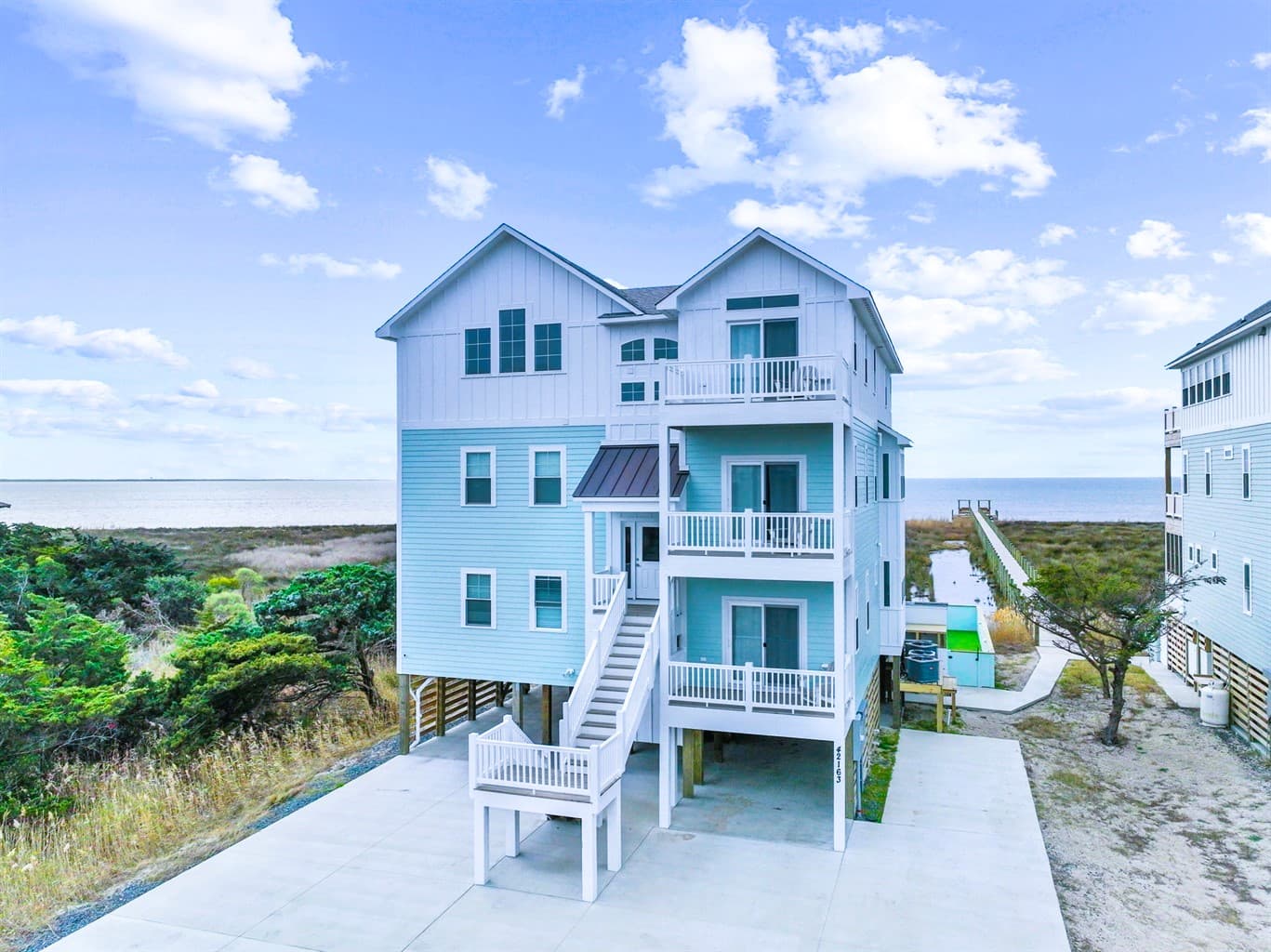 Soundfront 10BR Vacation Home