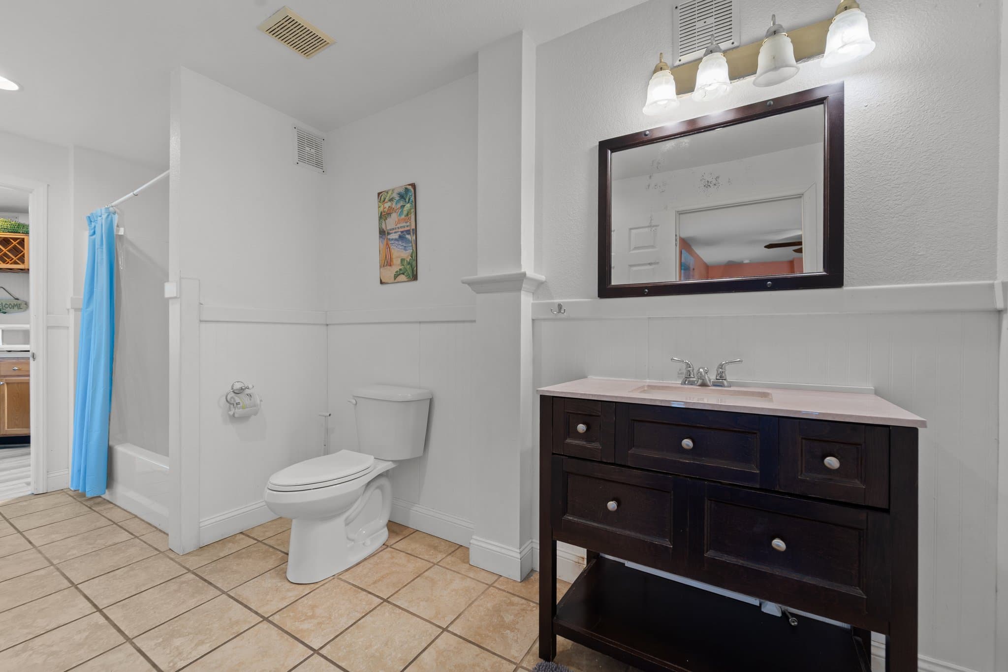 Lower-Level Full Bath off Game Room