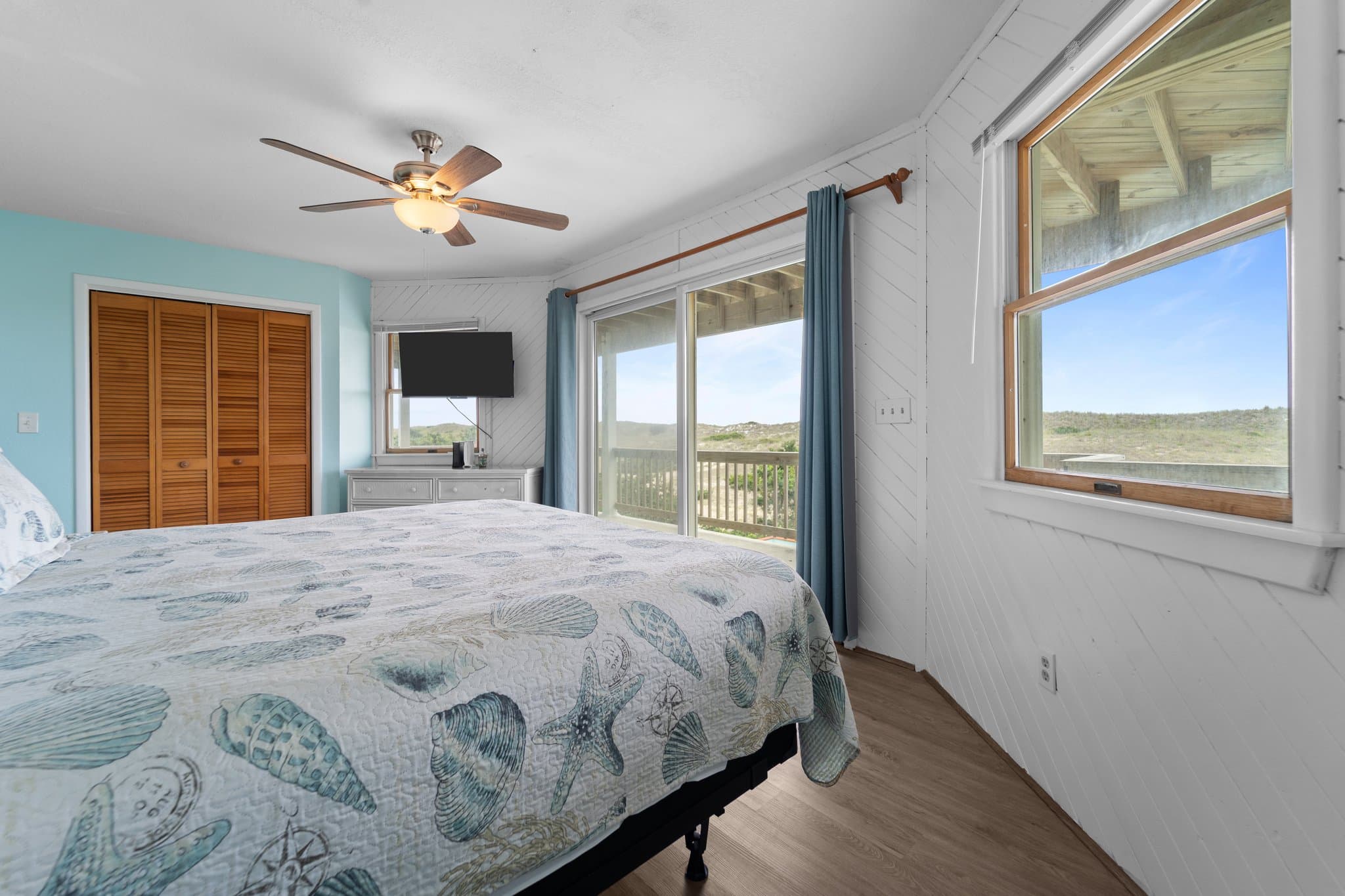 Oceanfront Views from King En Suite Bedroom