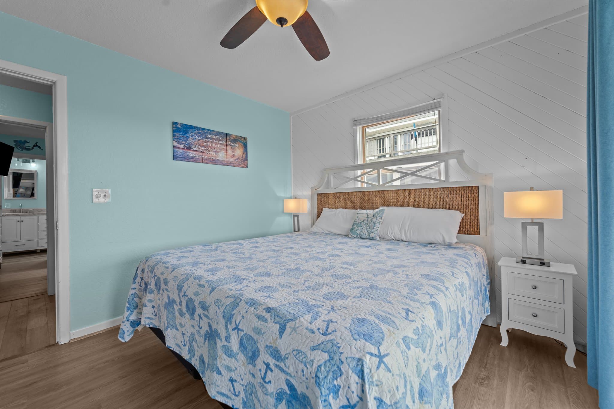 King Bedroom with En Suite Bathroom