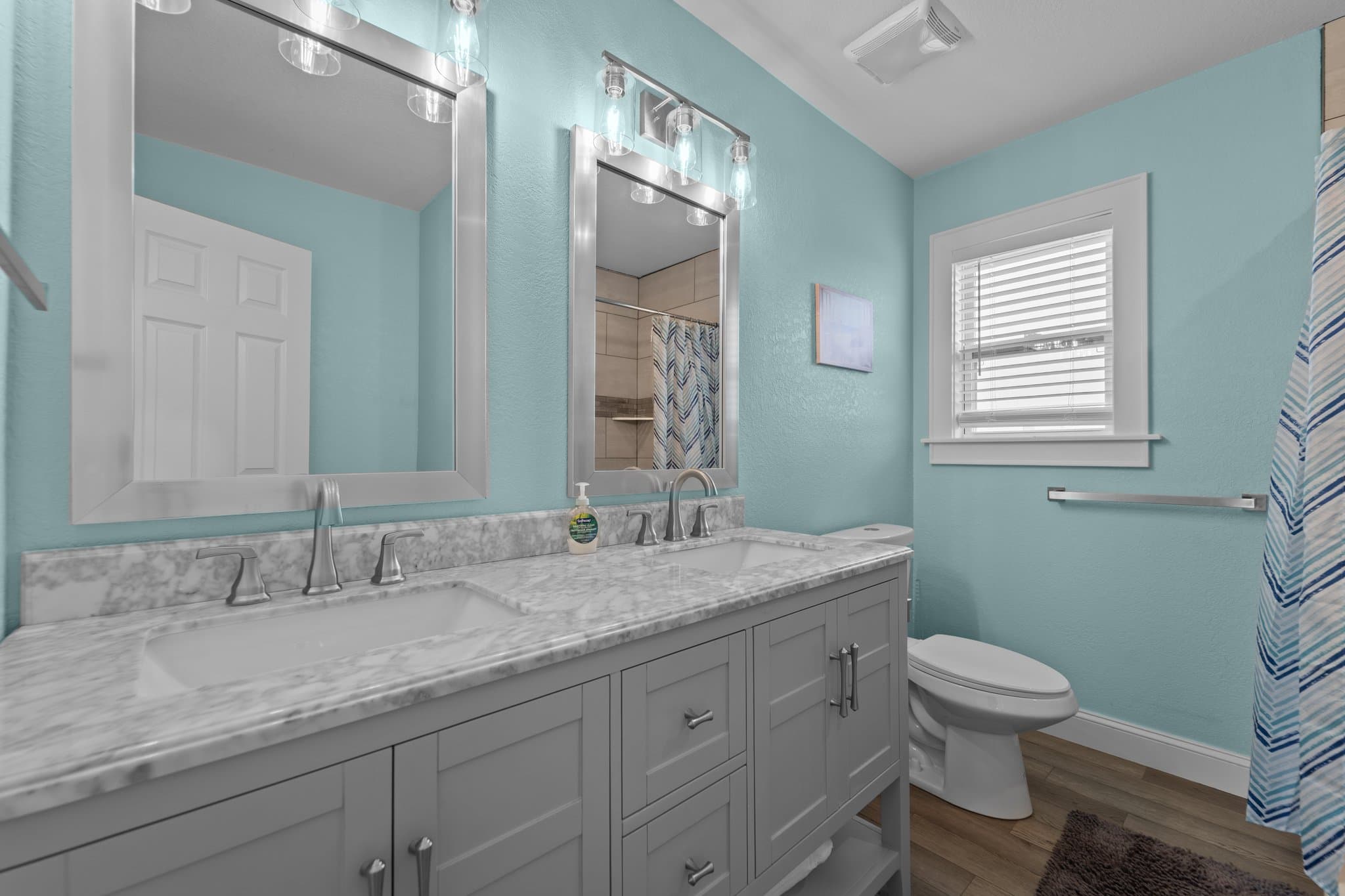 Top Floor En Suite Bathroom