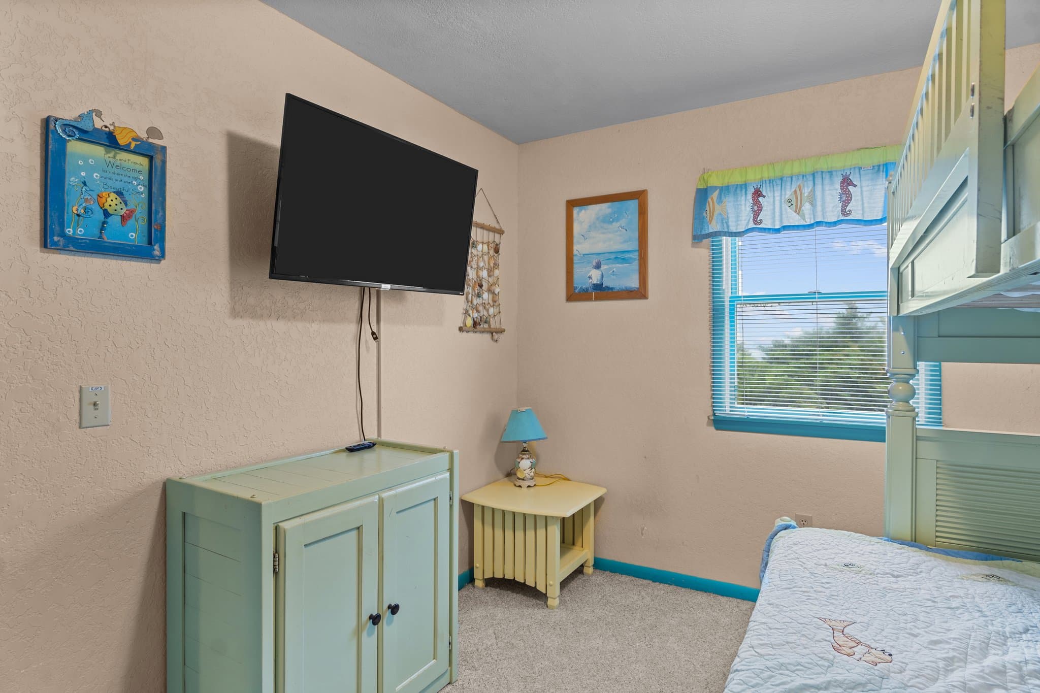 Pyramid Bunk Bedroom