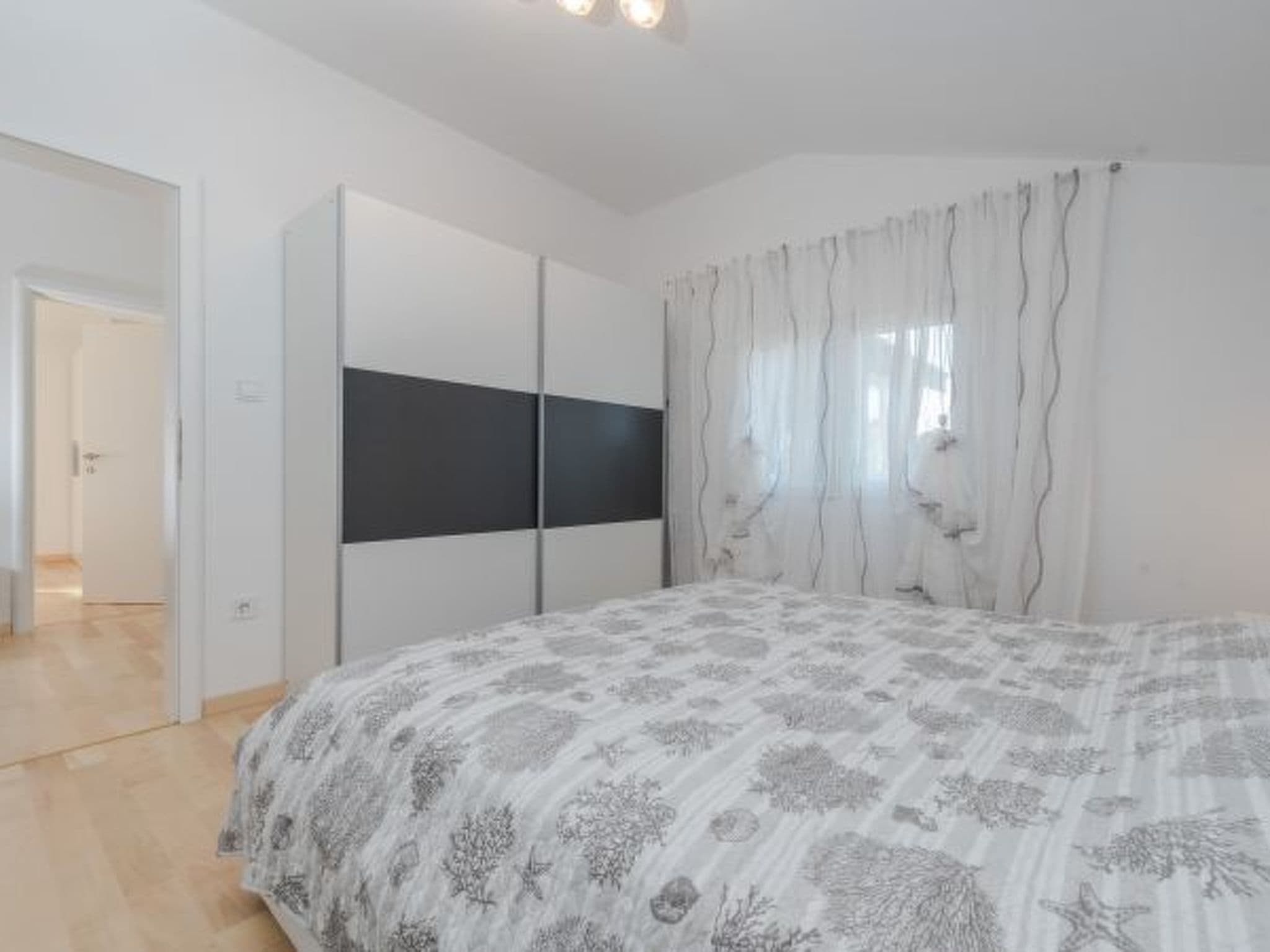 Gallery Image 33