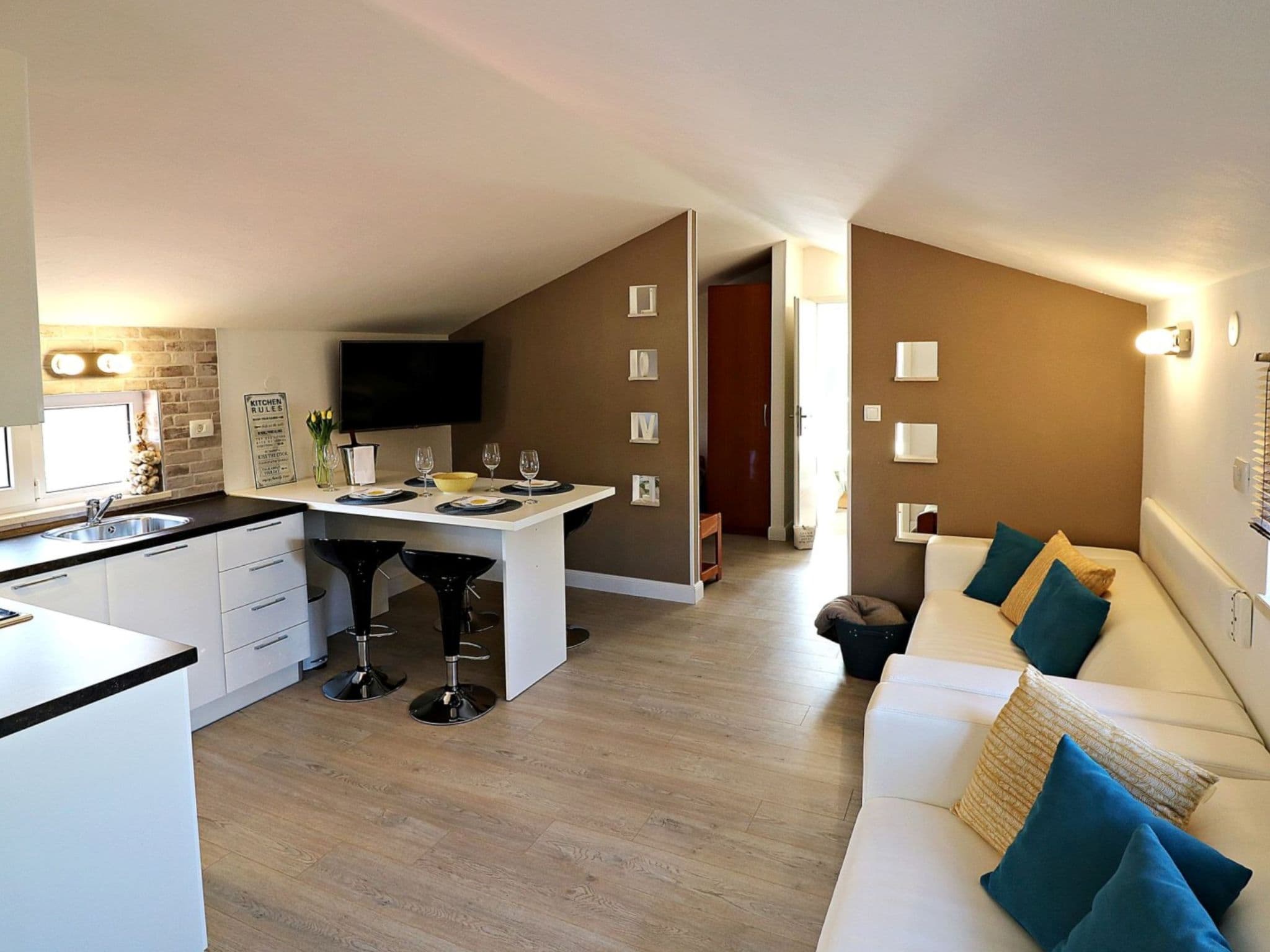 Kitchen / Dining Room