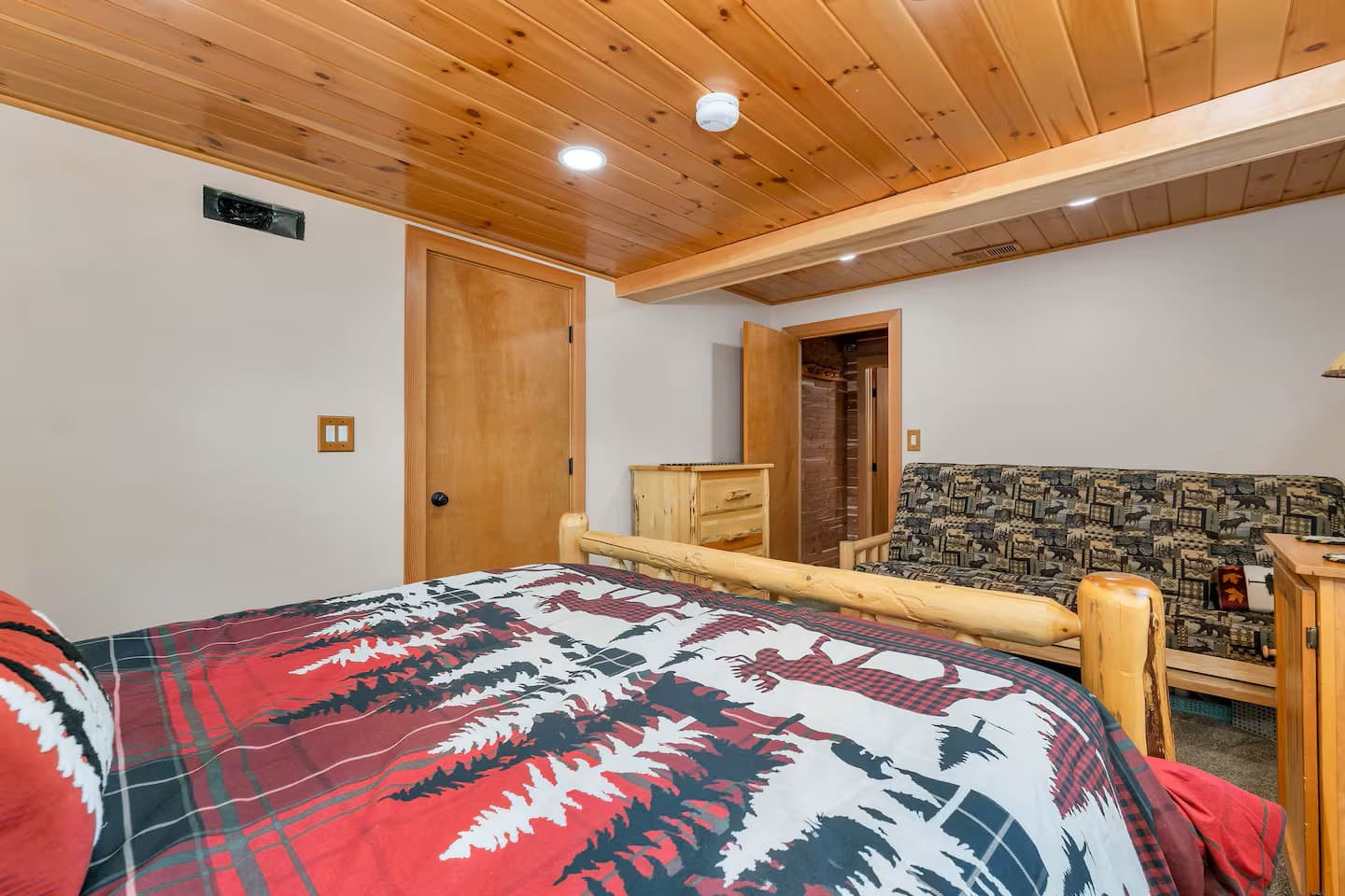 Bedroom Queen Bed