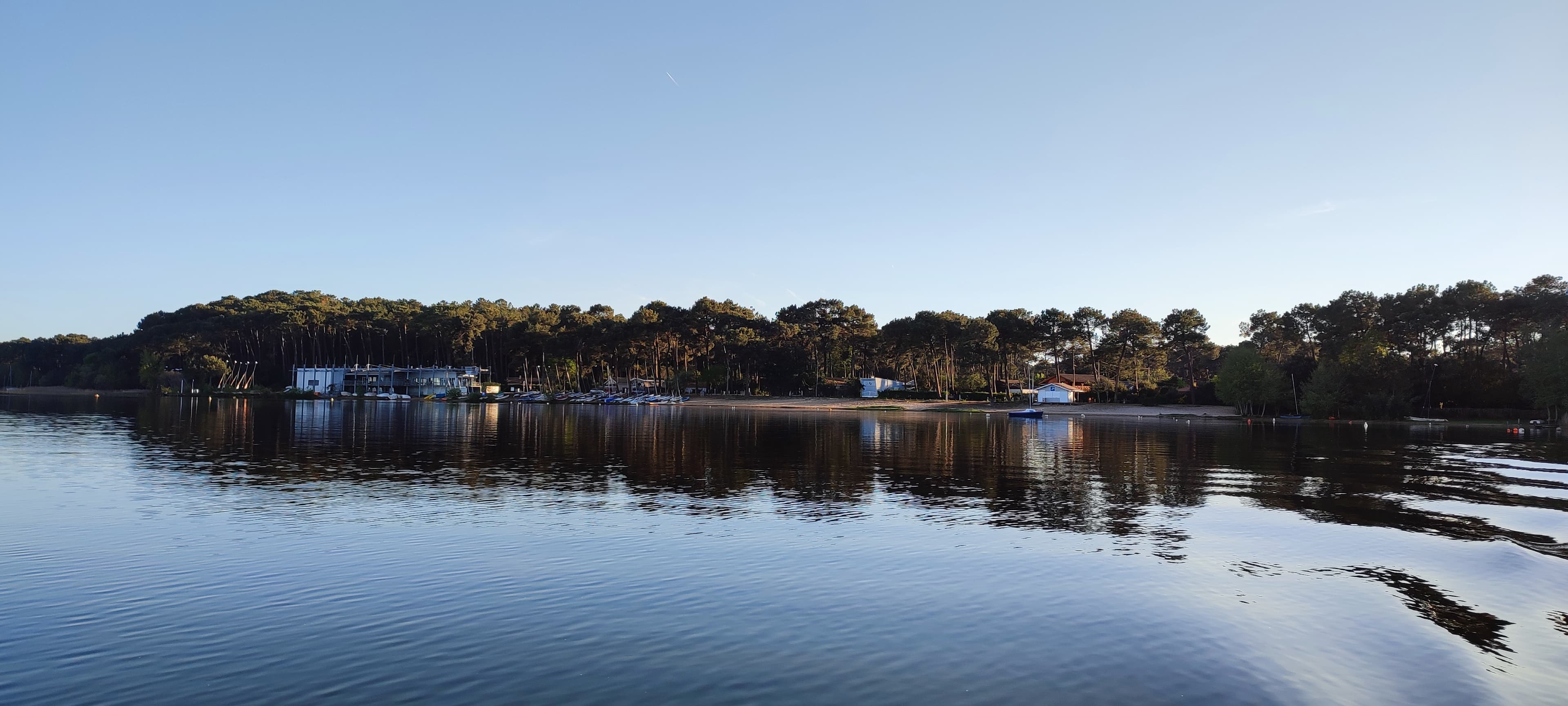 LAGRANDEESCOURE_VUE DU LAC