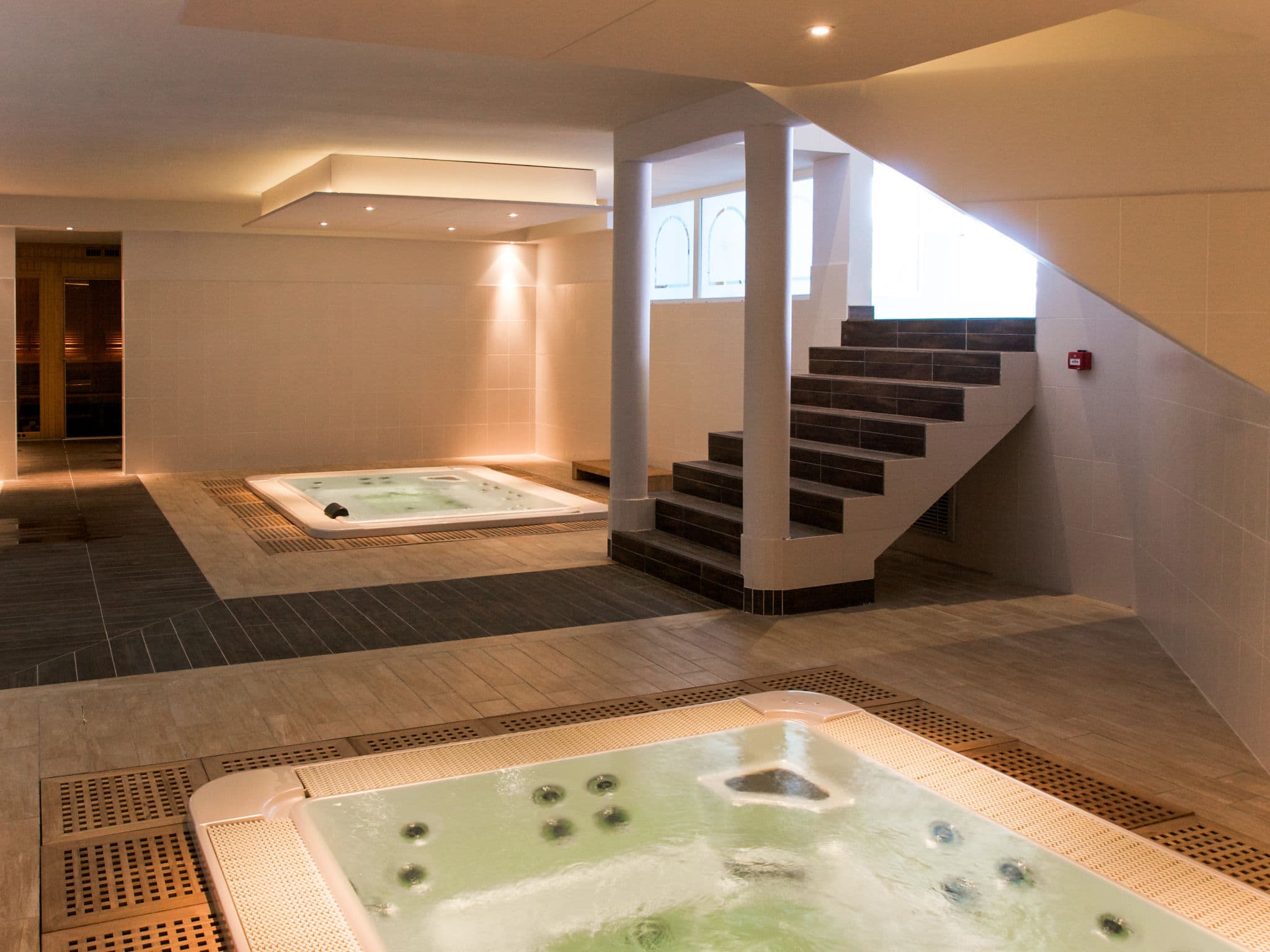 Pool Indoor