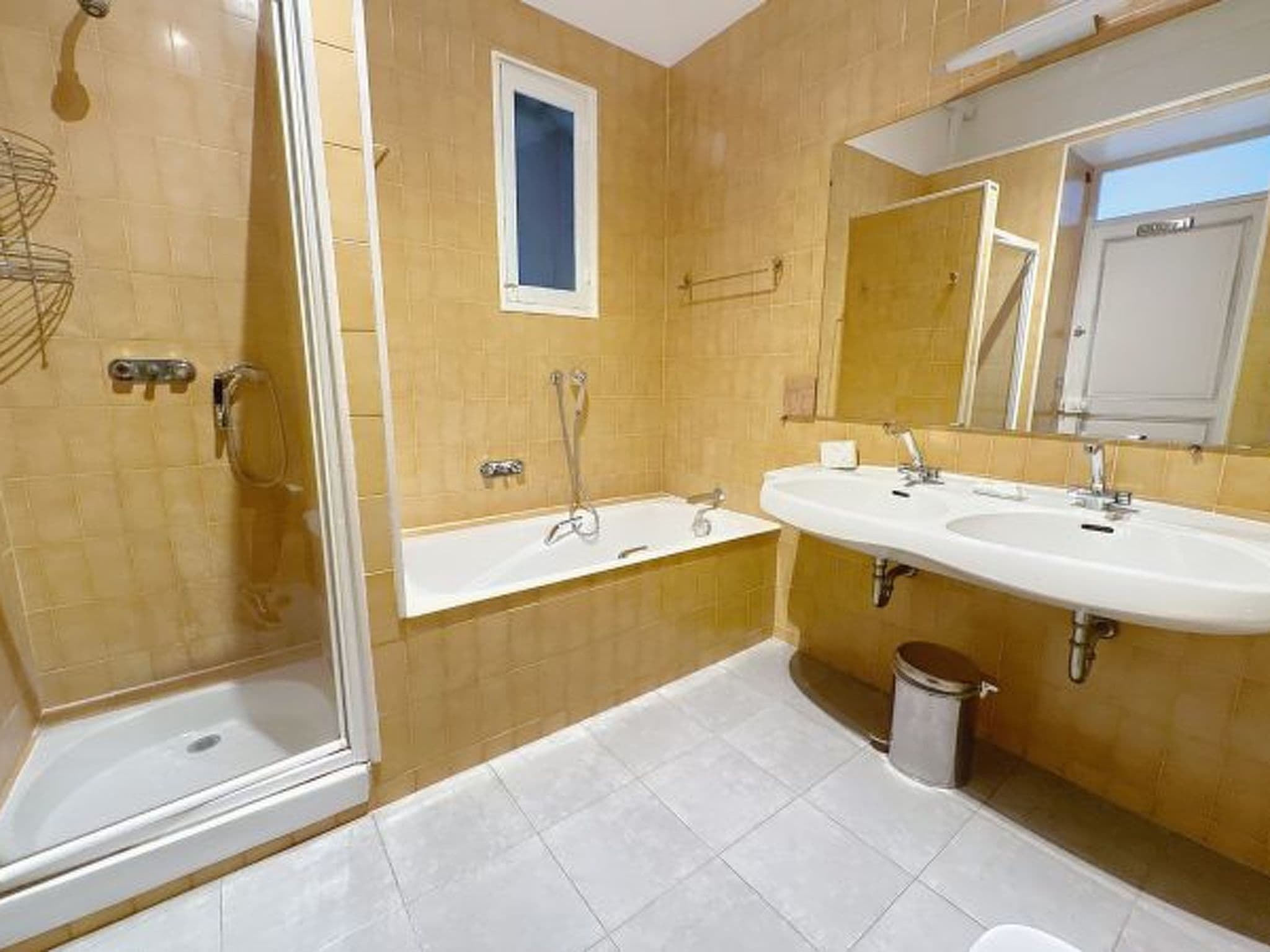 Gallery Image 21