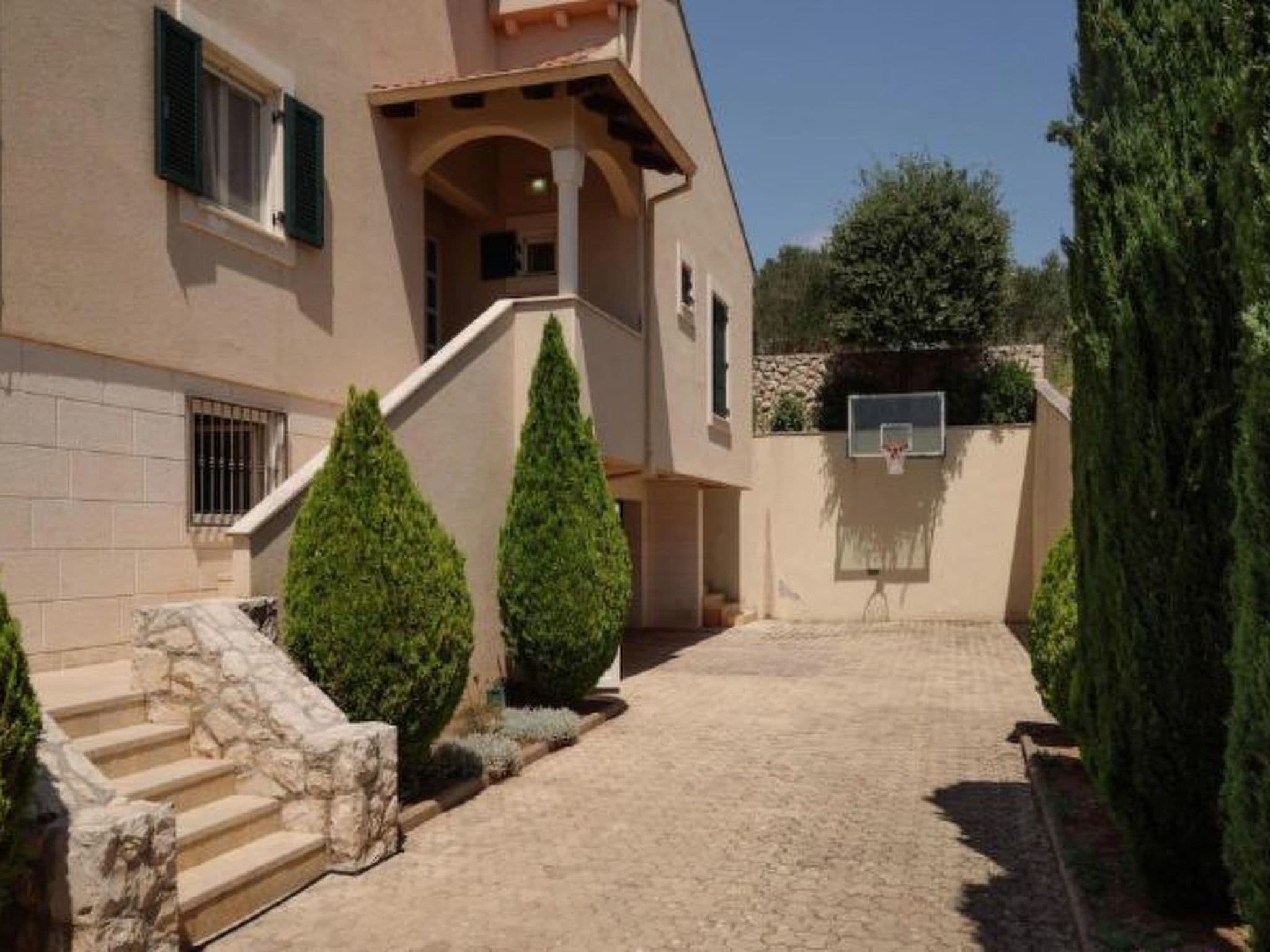 Gallery Image 18