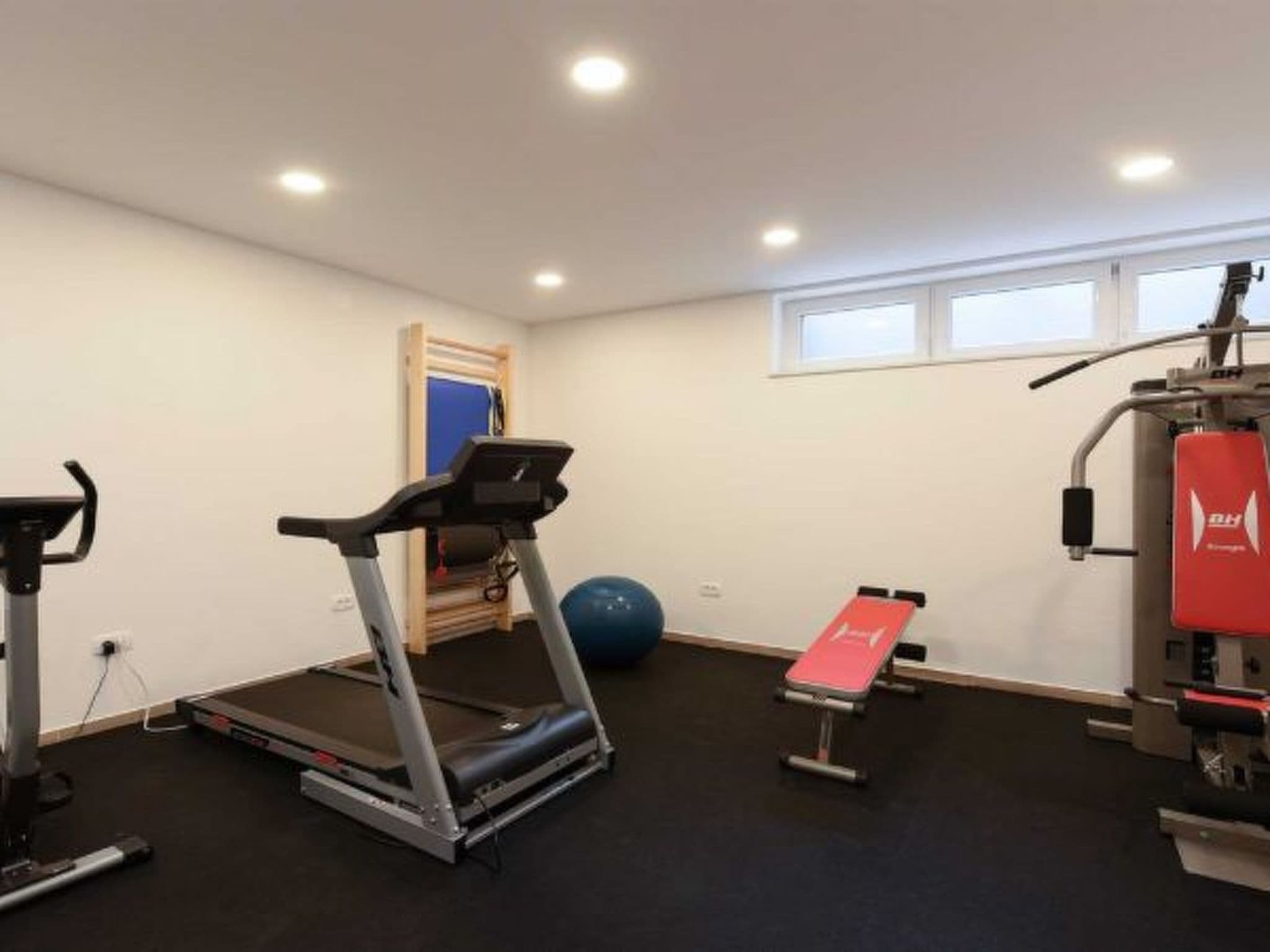 Gallery Image 13