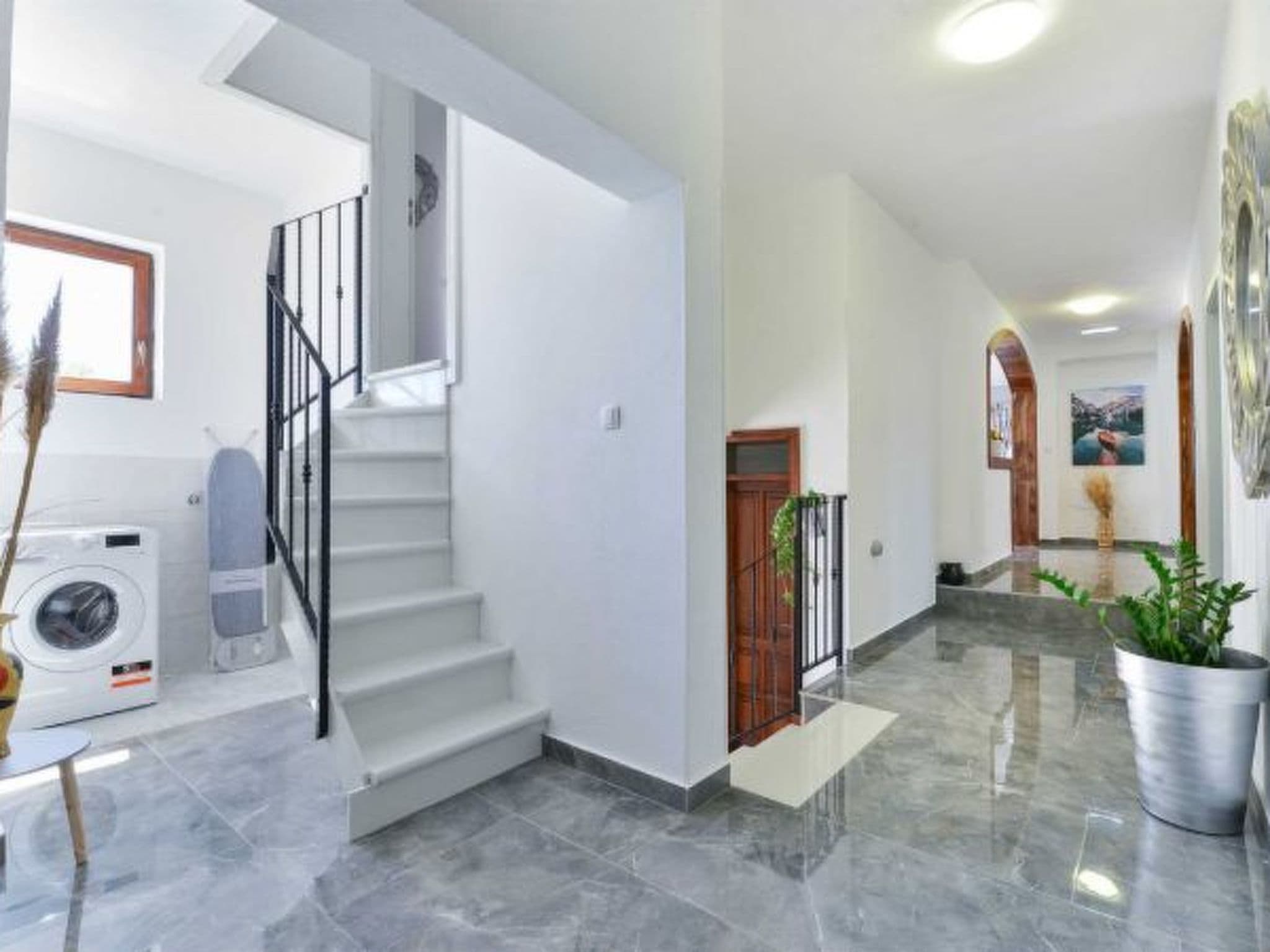 Gallery Image 36