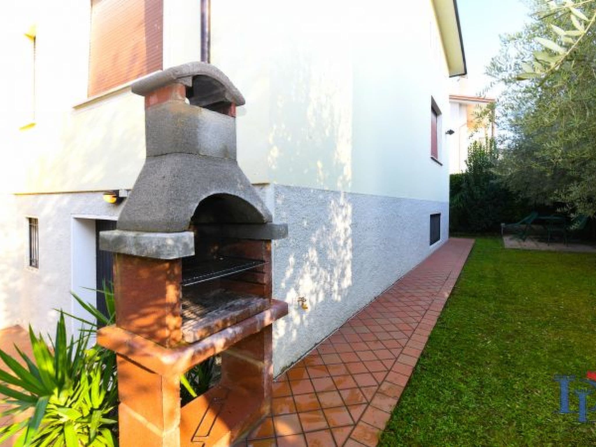 Gallery Image 32