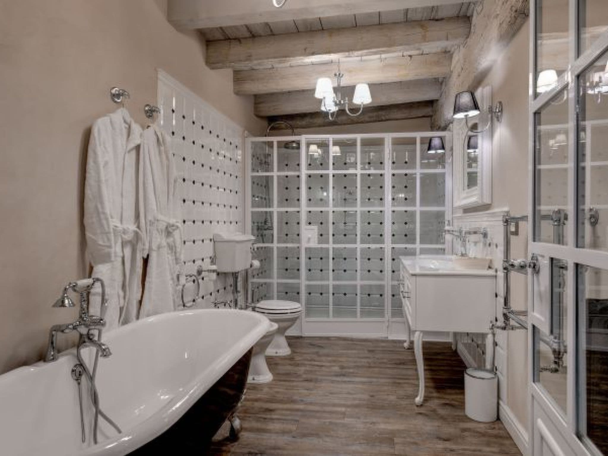 Bathroom / Wellness