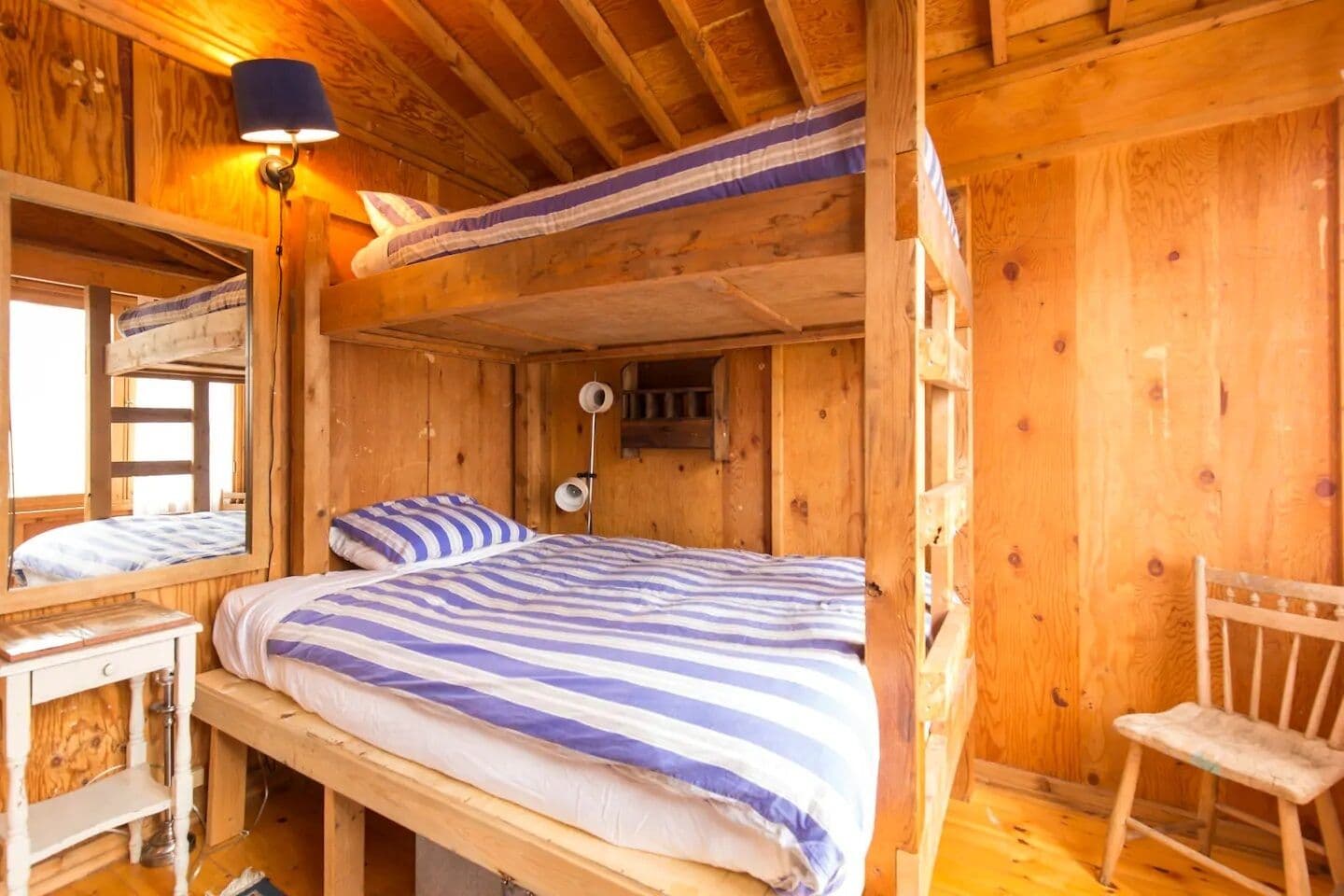 Main cottage:bottom bed is a double