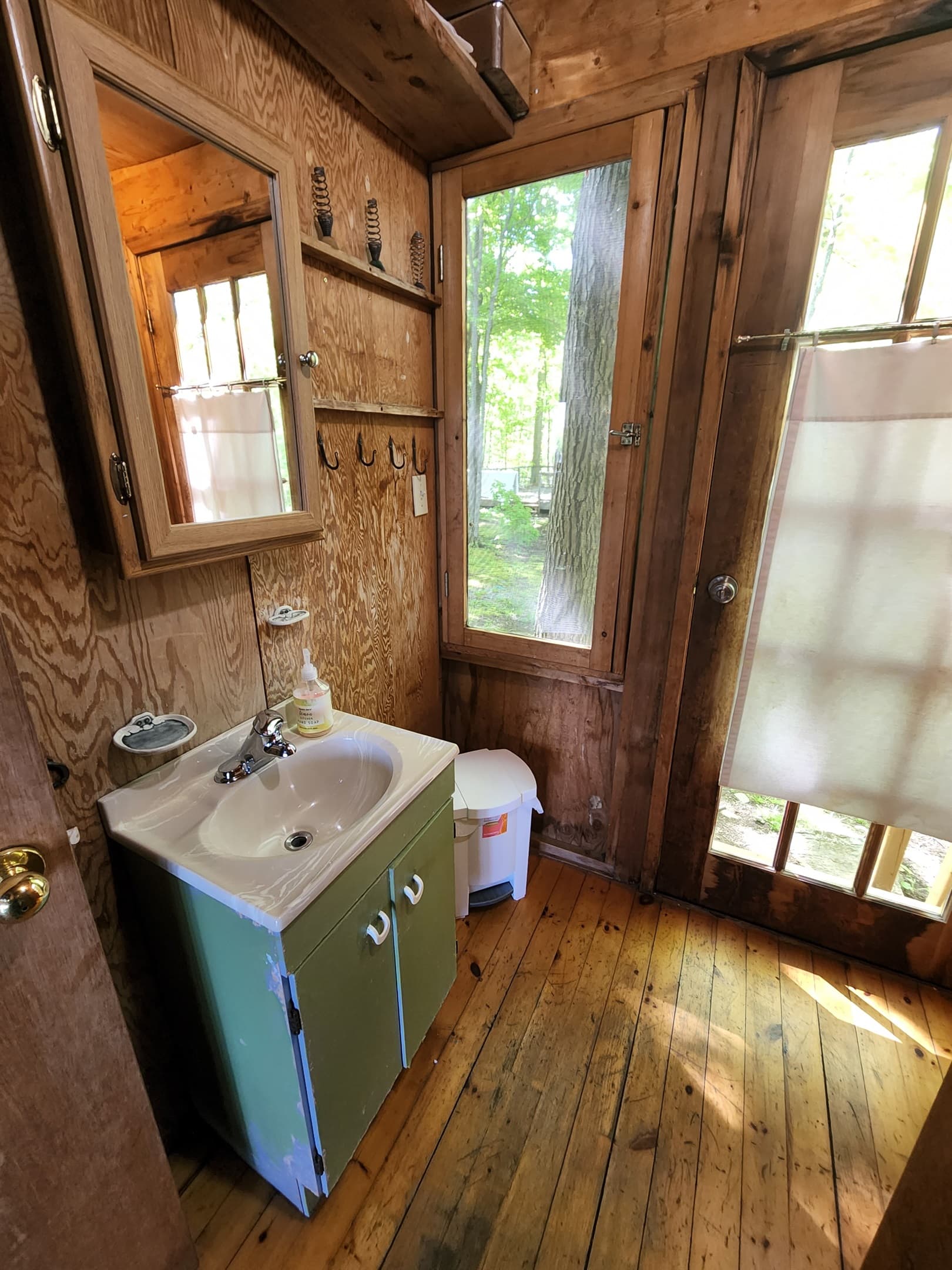 main cottage bathroom