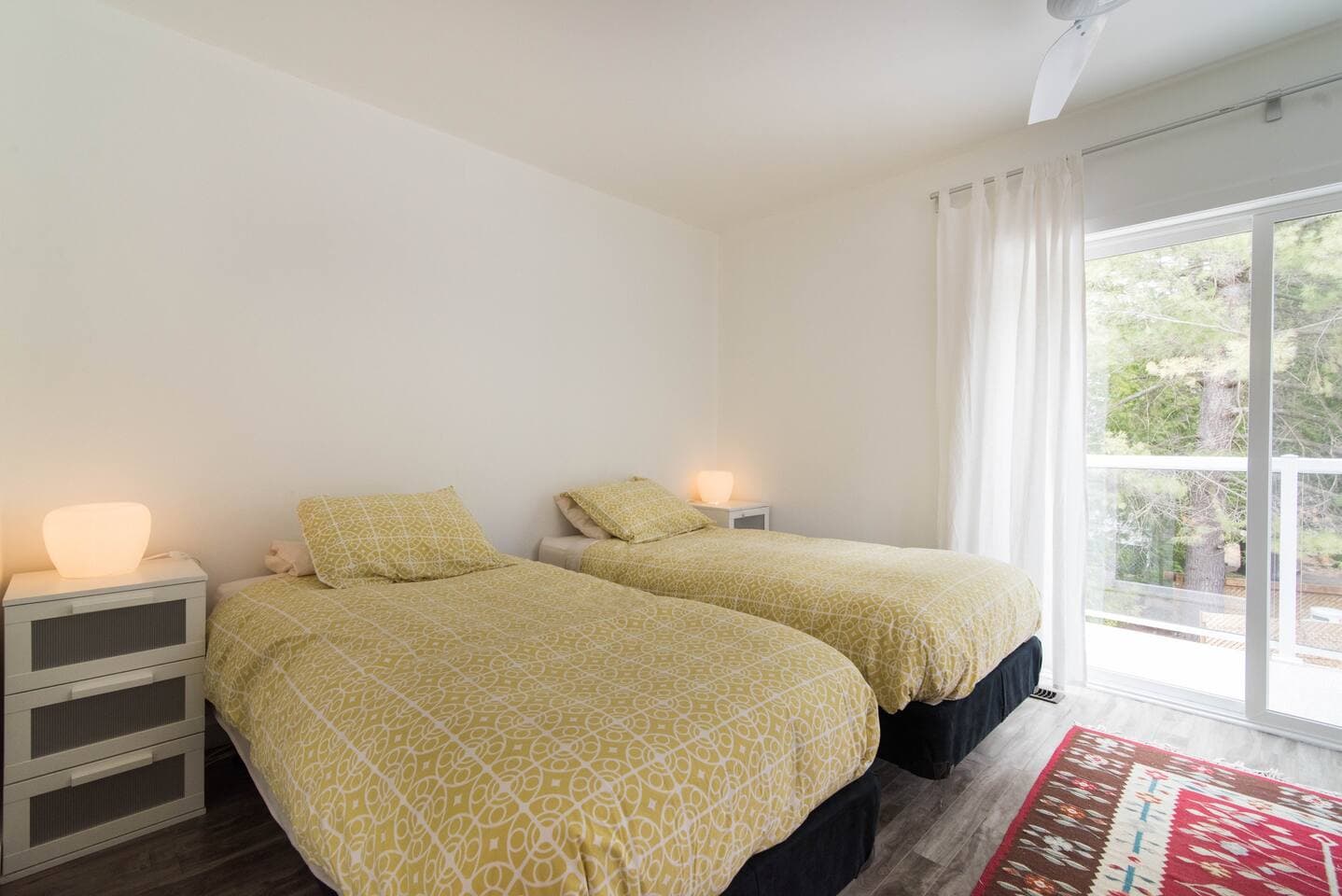4 beds in this room