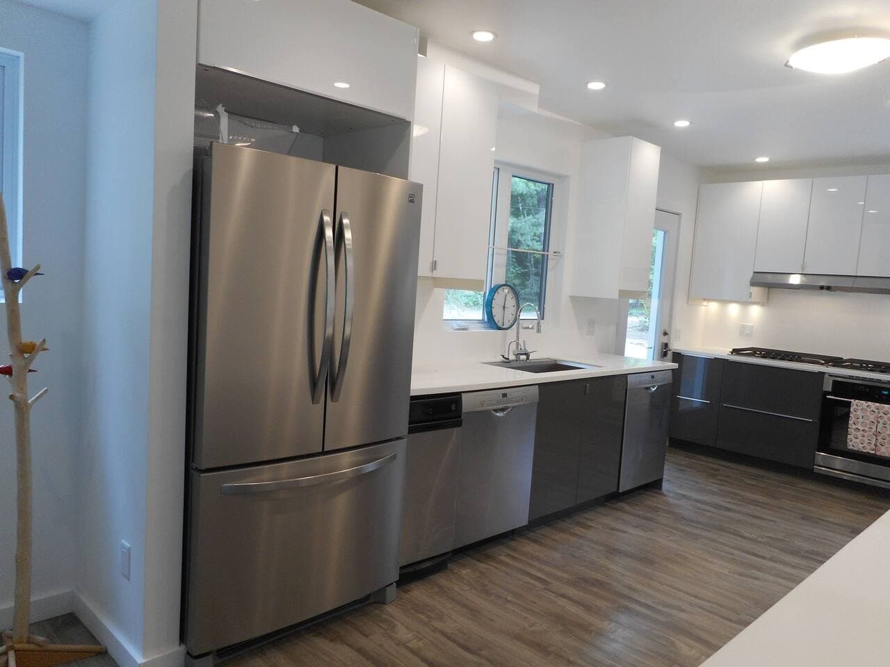2 Bosch dishwashers