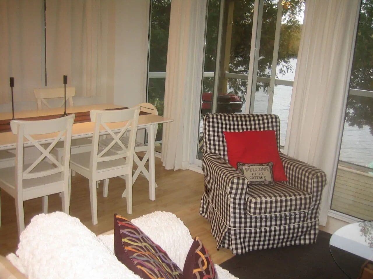 large dining room down stairs