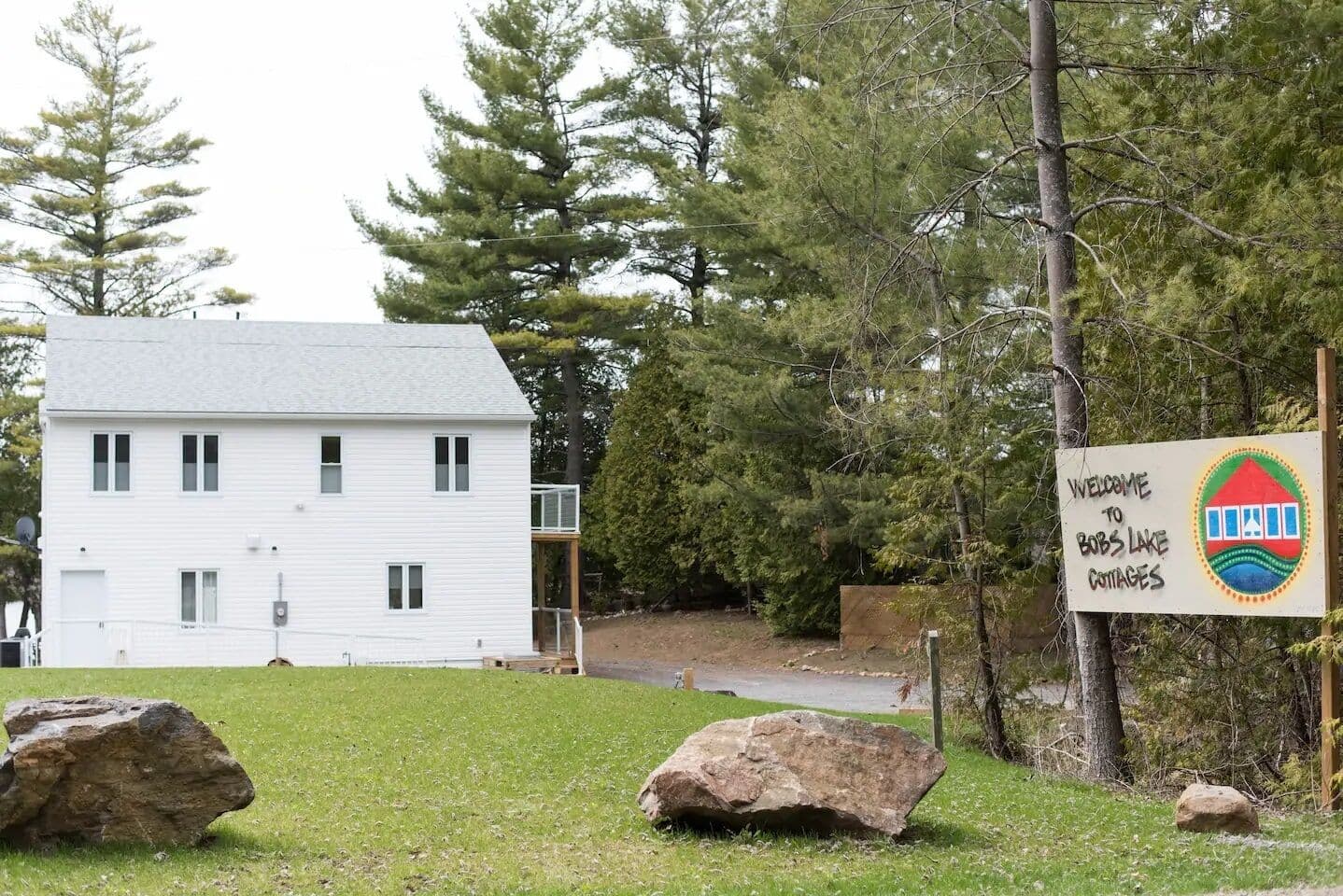 welcome to BOBS LAKE COTTAGES AND ESCAPES!