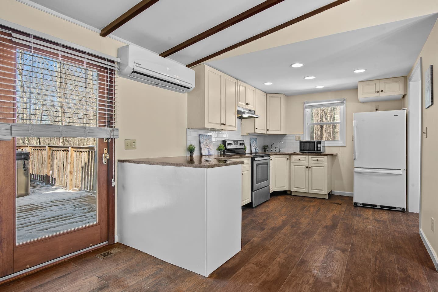 Gallery Image 13