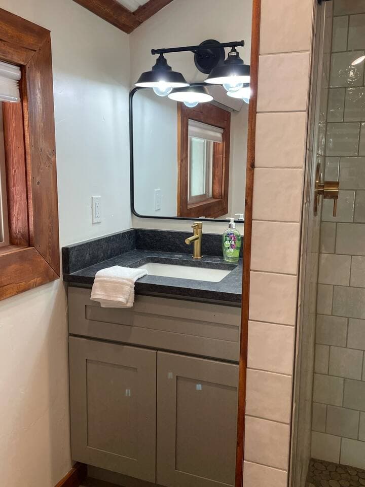 Single bathroom sink to store all of your toiletries.