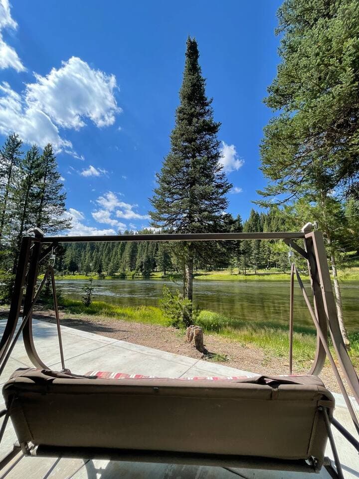 Great views from the back patio of the river. You'll never want to leave.