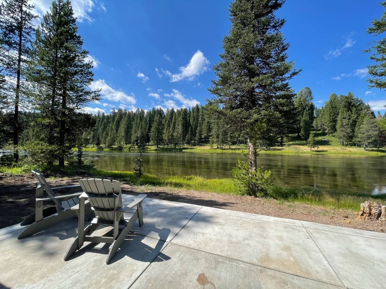 Relax in the morning with a cup of Joe overlooking this stunning view!