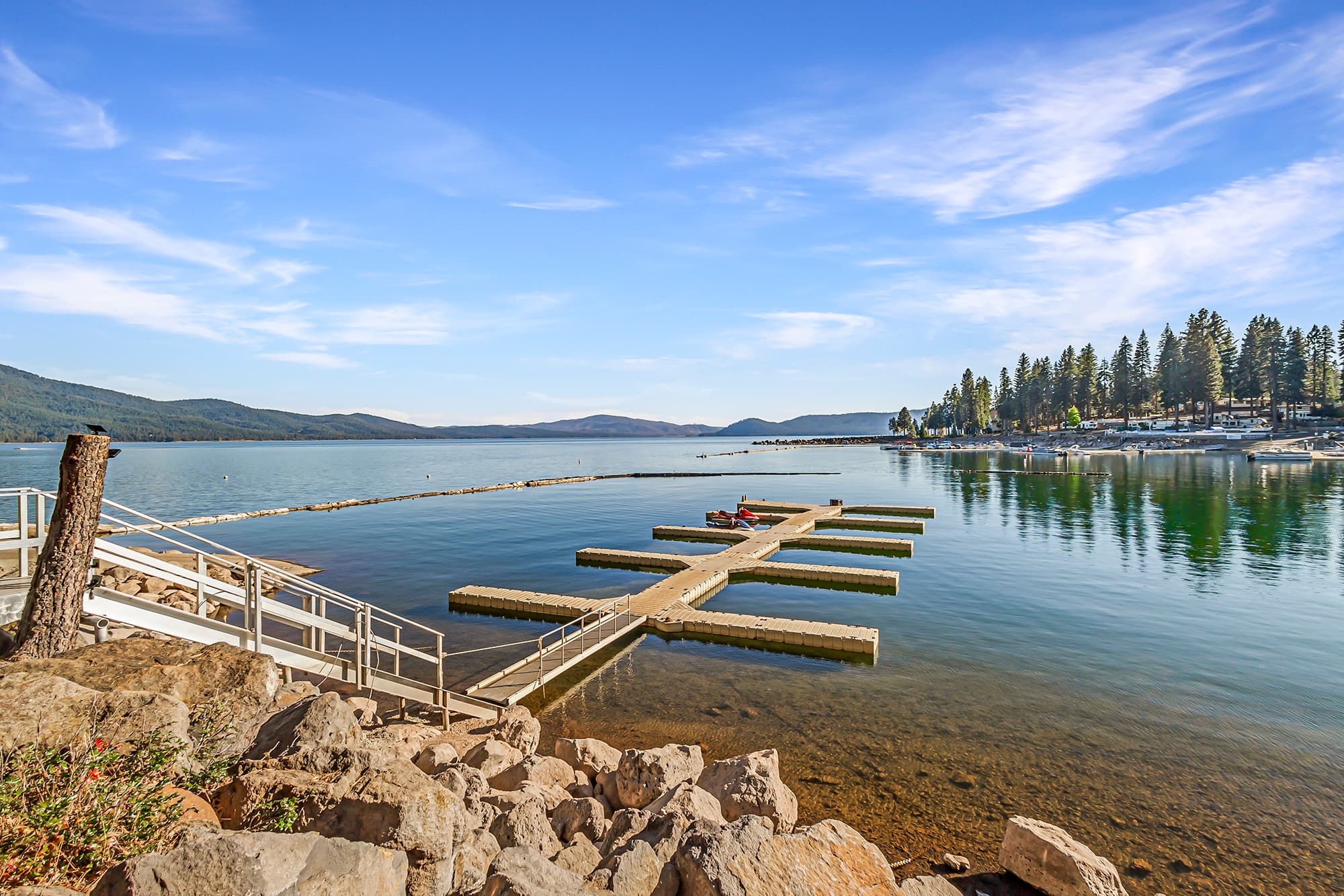 Docks available May 1st to Sept. 30.