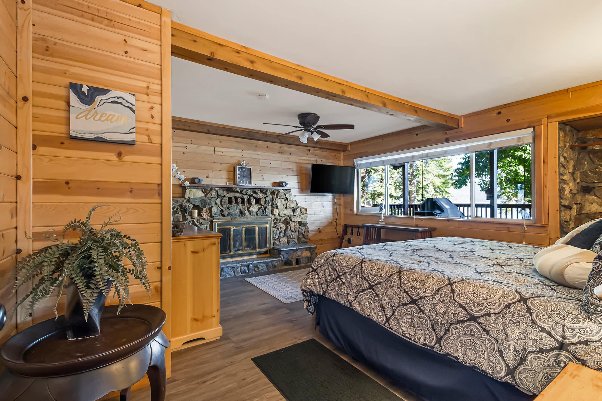 Bedroom 1 has a king size bed.