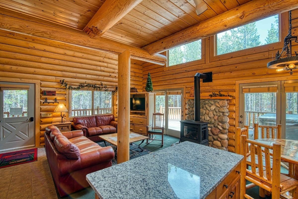 " If you're looking for an outdoor feel with a relaxing touch, I recommend it here." - Amanda