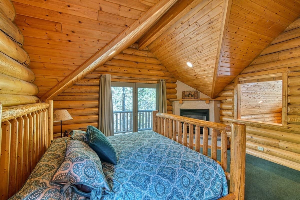 "I was lucky enough to be in the master bedroom, and I was in love with it." - Amanda