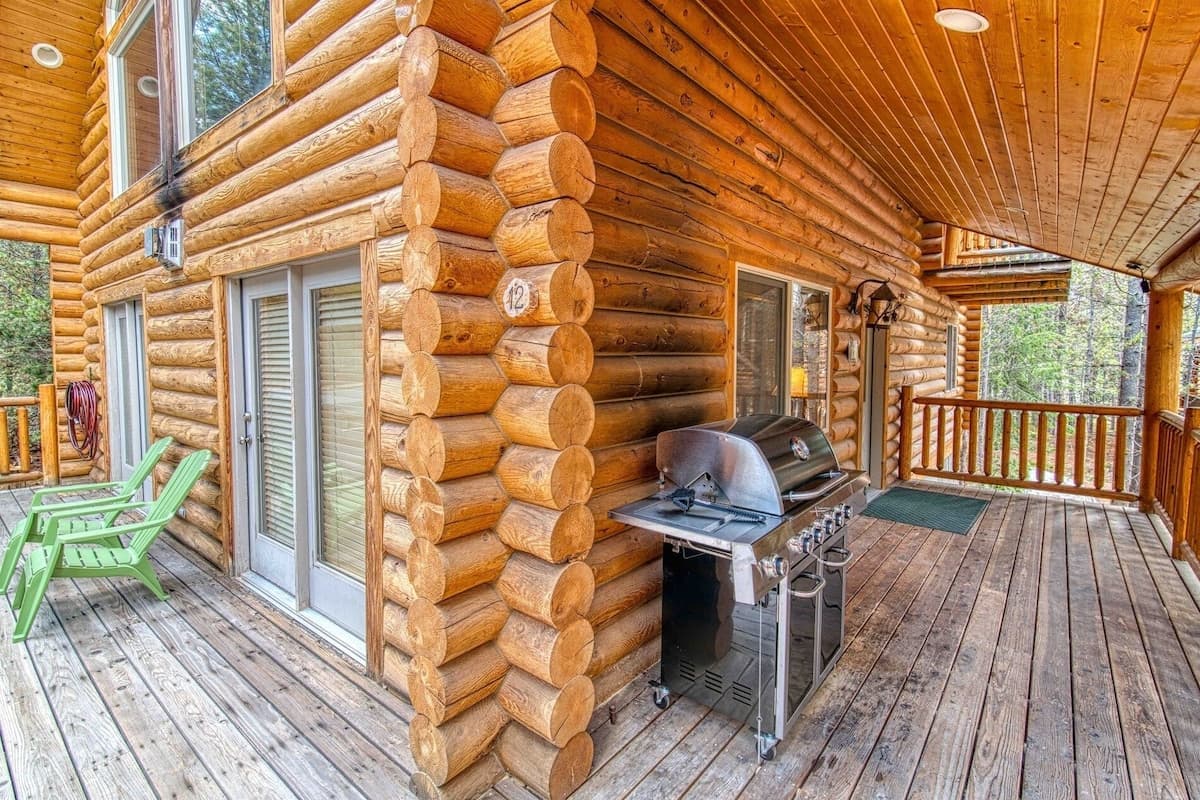 You'll enjoy sitting out on the deck and watching the sunrise while you drink your morning coffee.