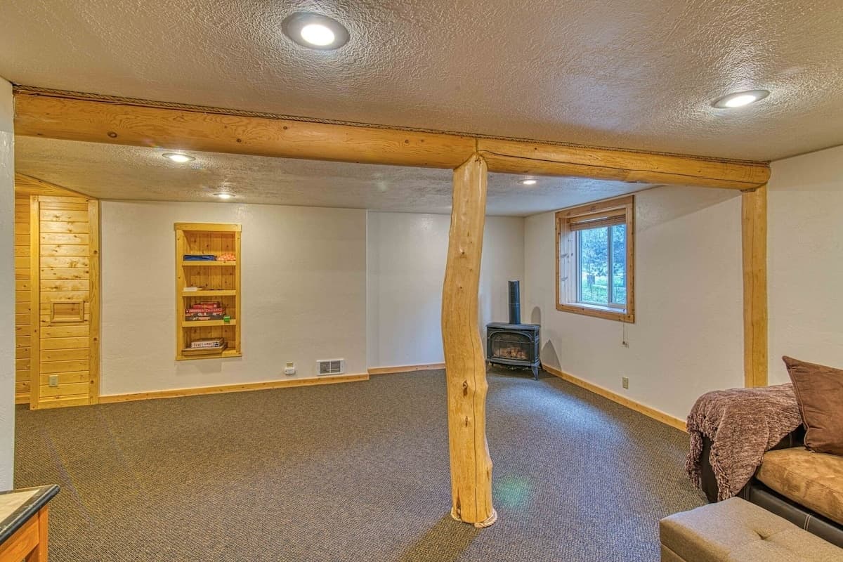 Spacious gathering place for you and your family!
