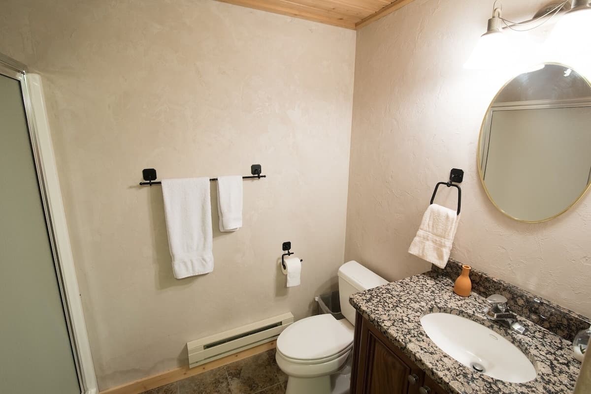 No shortage of bathrooms to accommodate a large group.