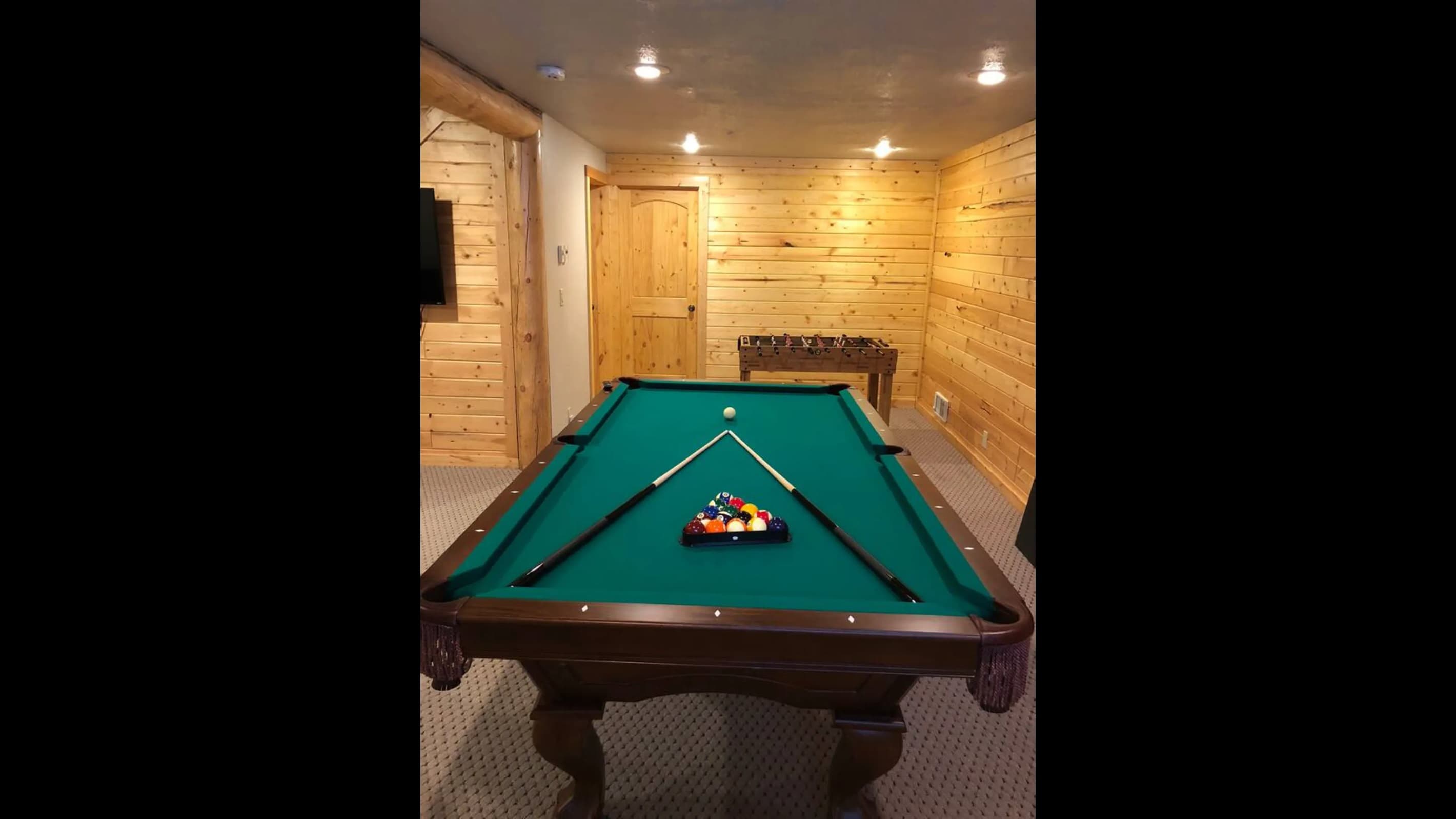 The game room is a perfect place to bond with family and friends. We have foosball, billiards and ping pong table for you to enjoy.