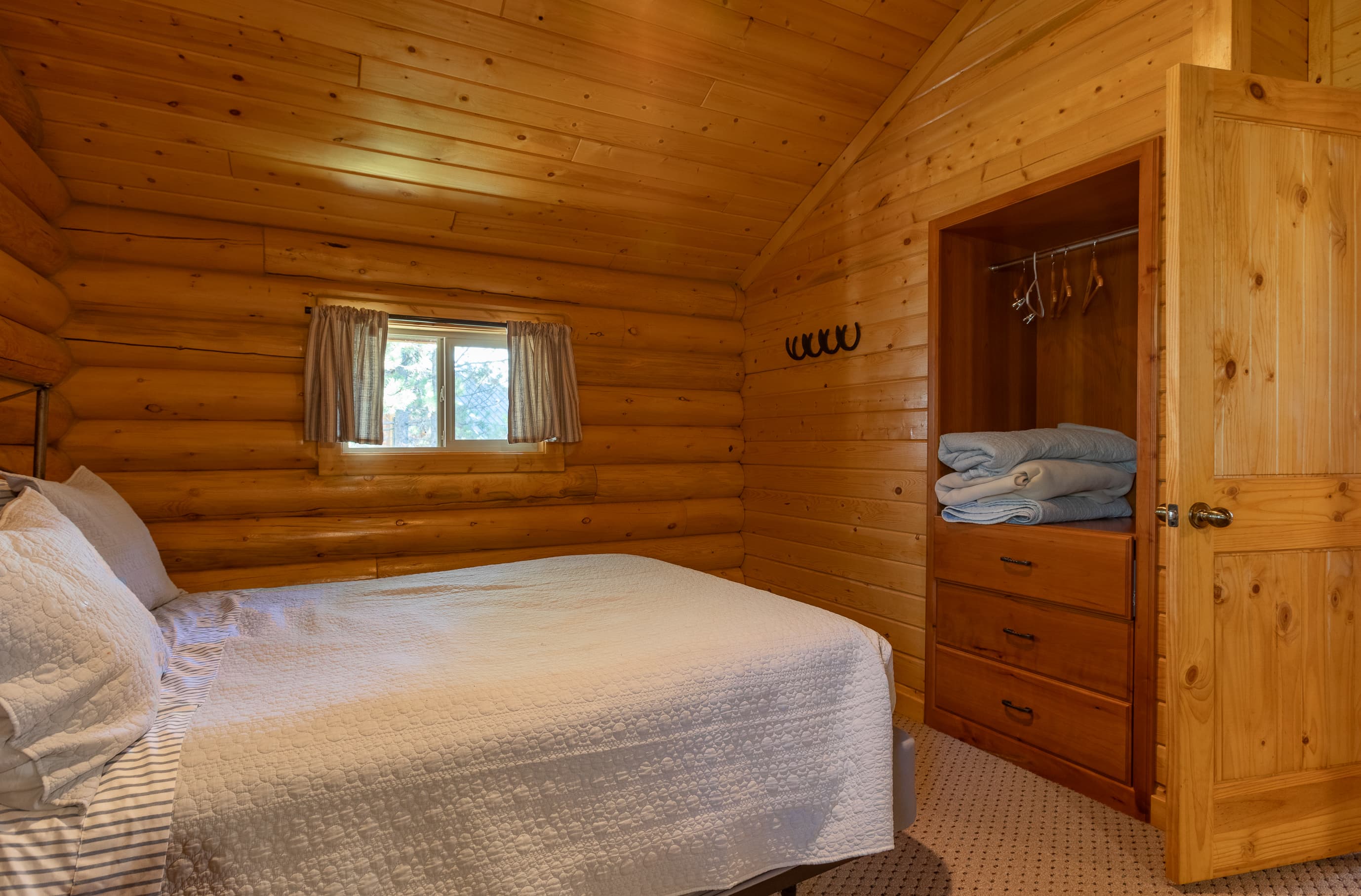 Queen bed in bedroom 3
