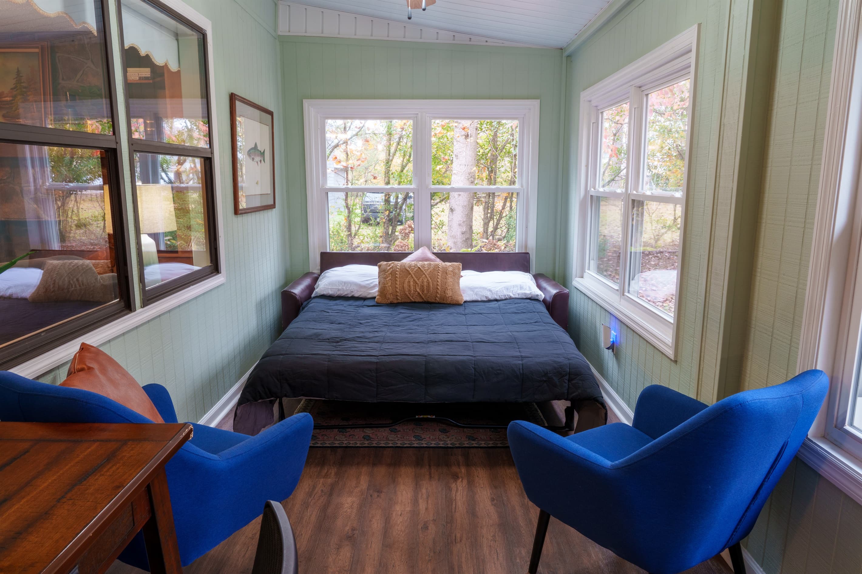 Sleeper Sofa w/Queen mattress