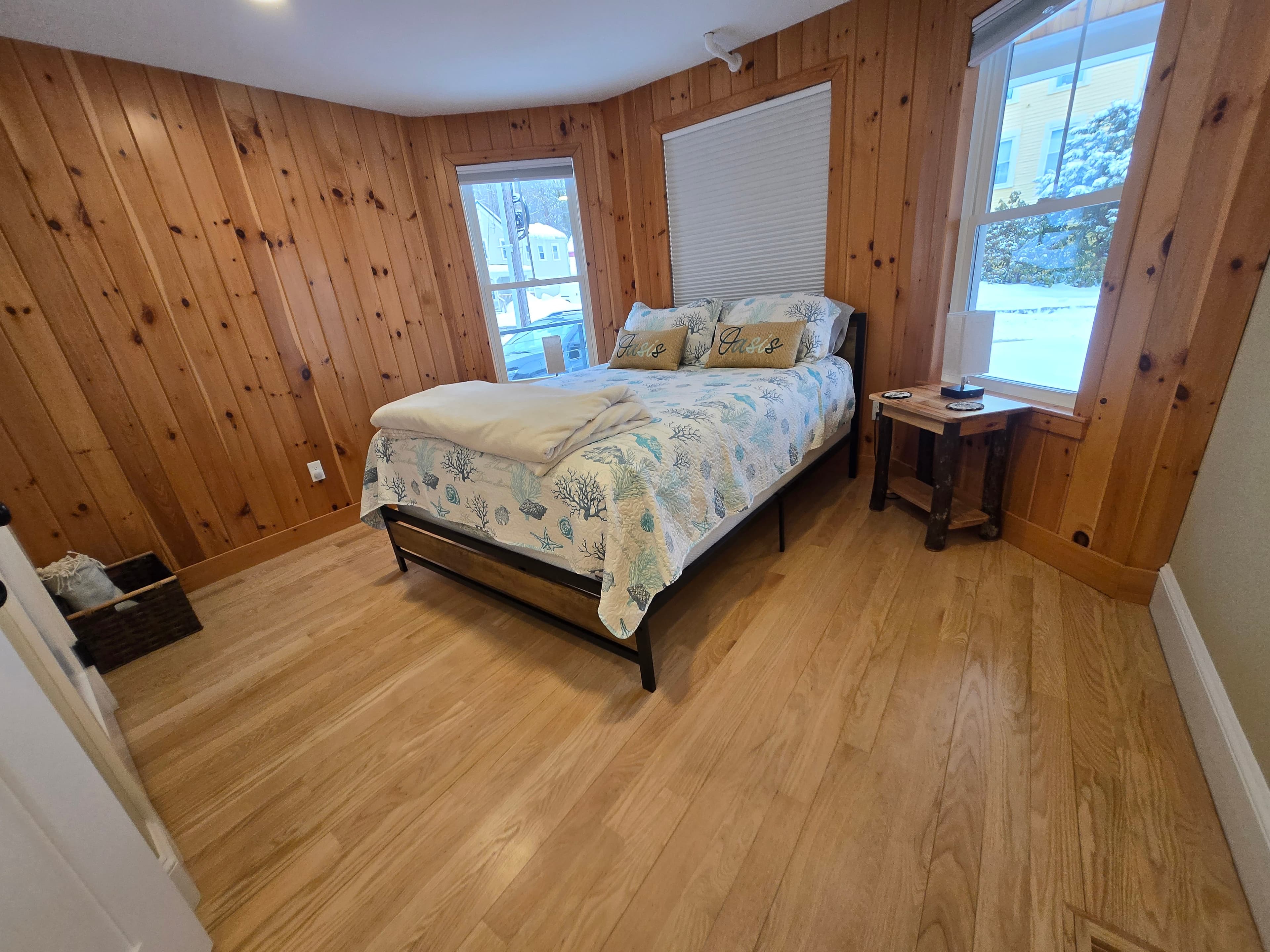 Bedroom Queen Bed 2