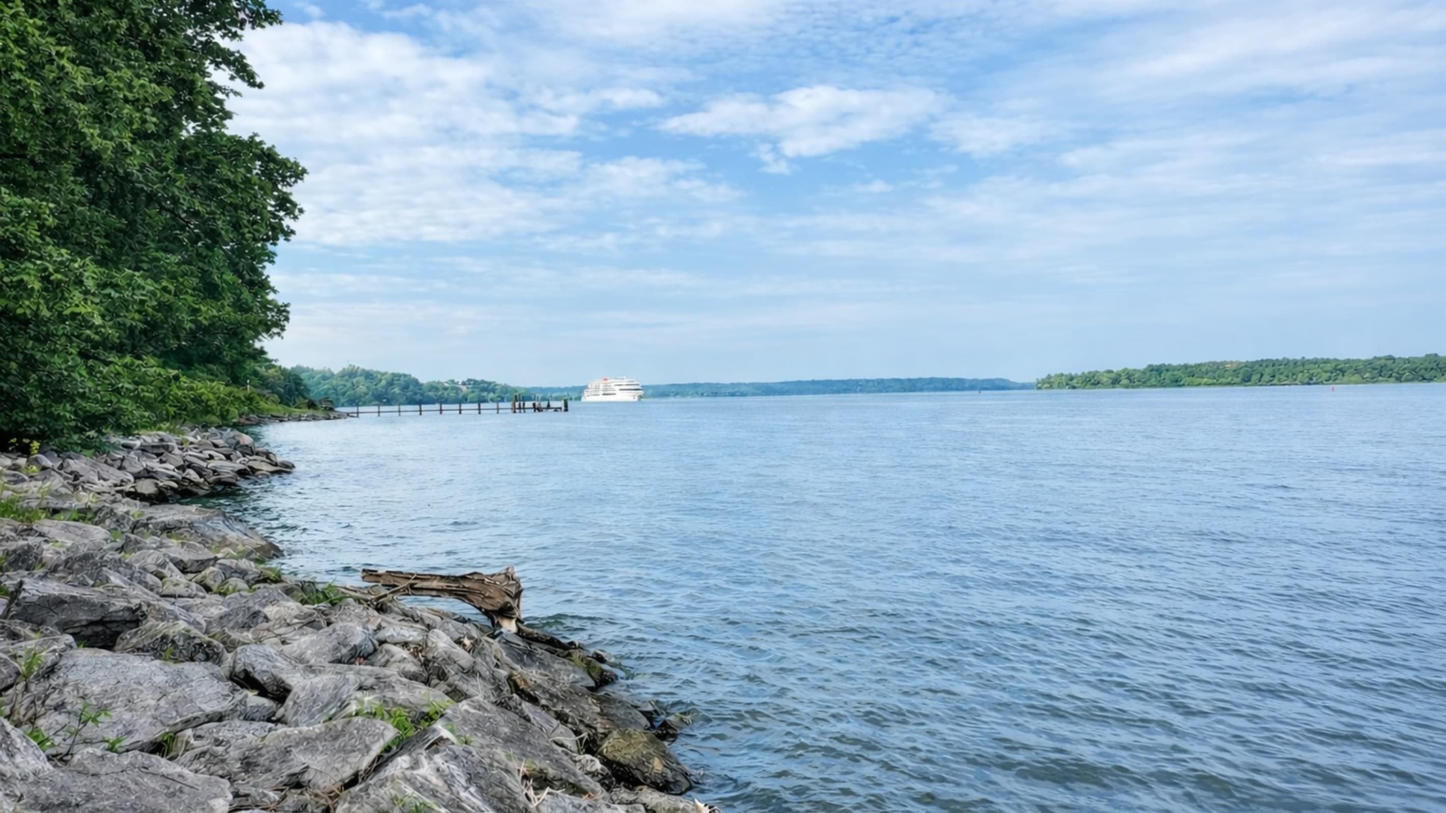 Potomac Riverfront — Private Rocky Shoreline, Direct River Access, Open Water Views