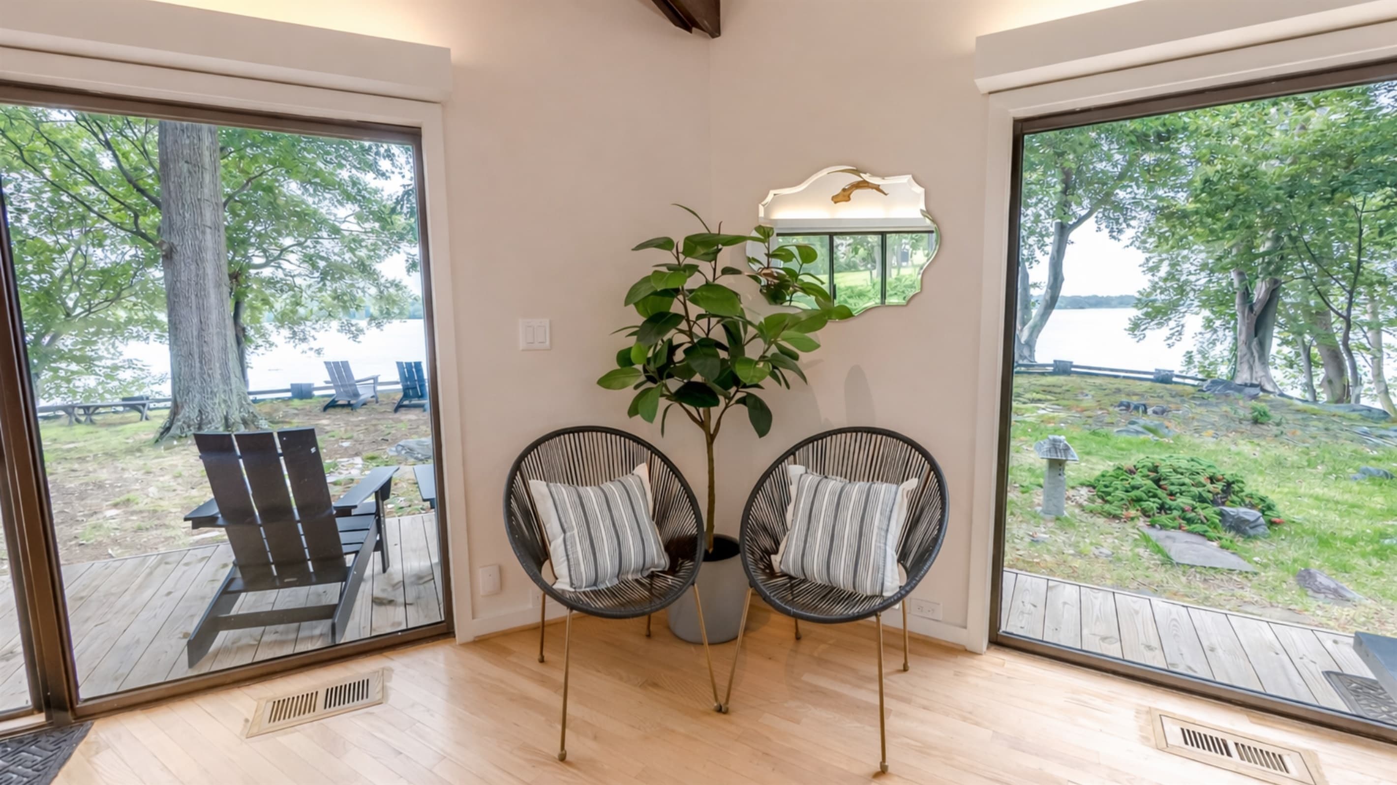 Zen Workspace — Floor-to-Ceiling Windows, Natural Light, Garden Views, Private Setting