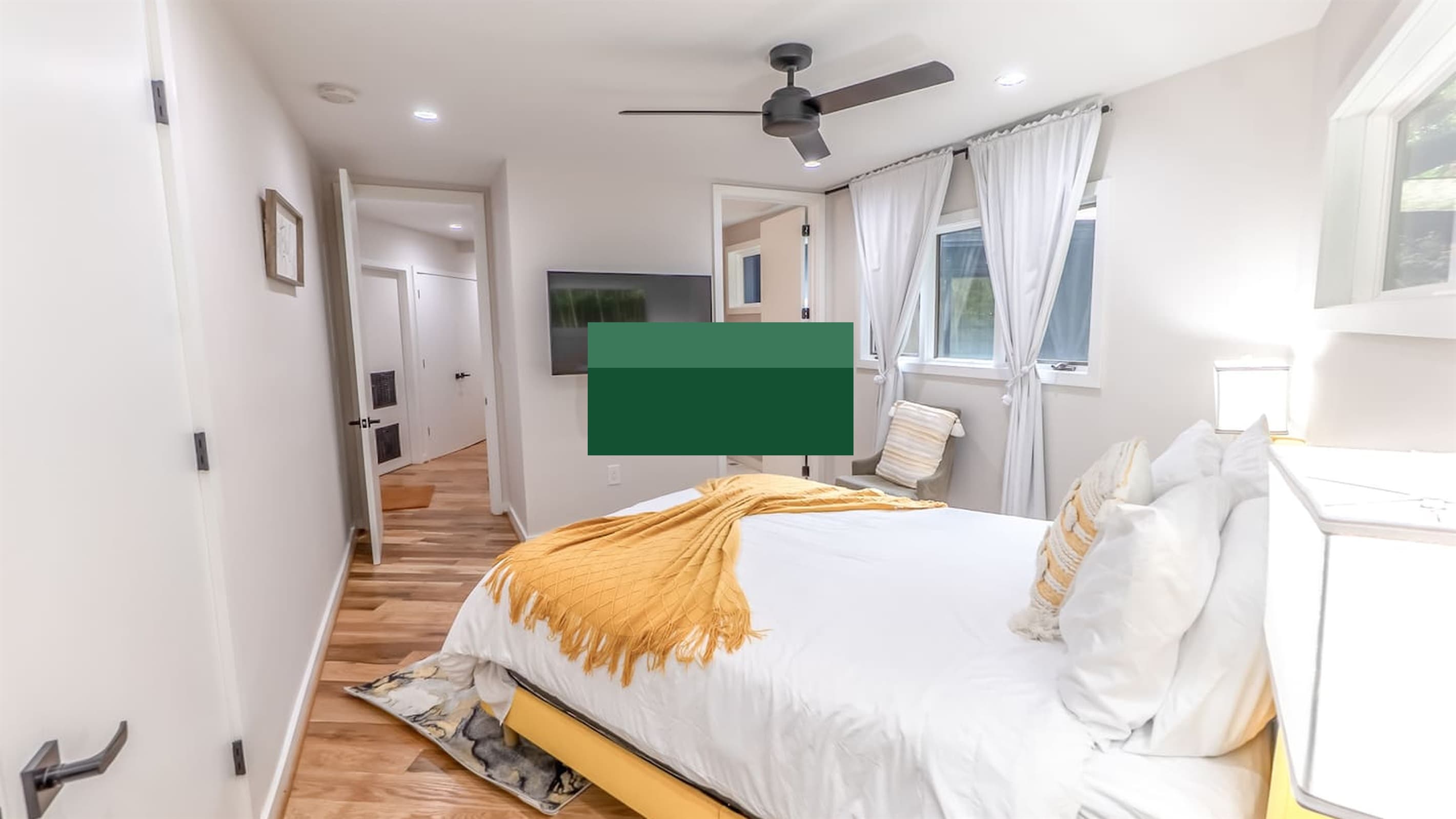 Queen Suite — East Wing, Green Window Treatments, Natural Light, Private Ensuite