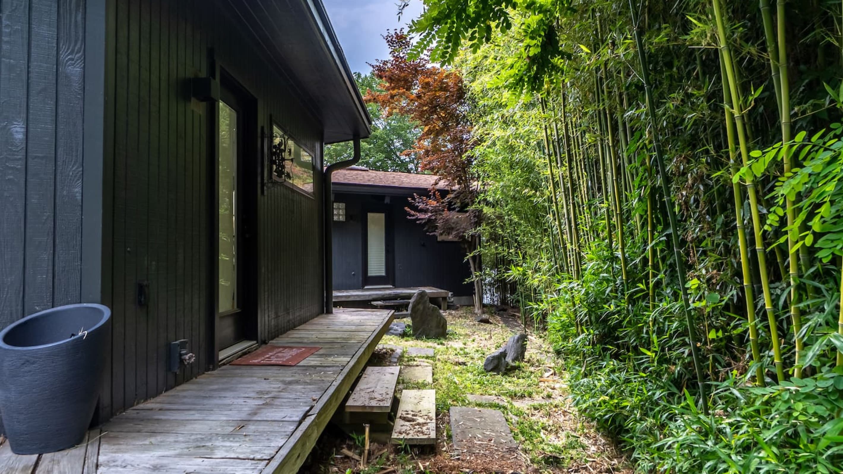 Private Retreat — Lush Bamboo Garden, Curated Zen Courtyard, Serene Privacy