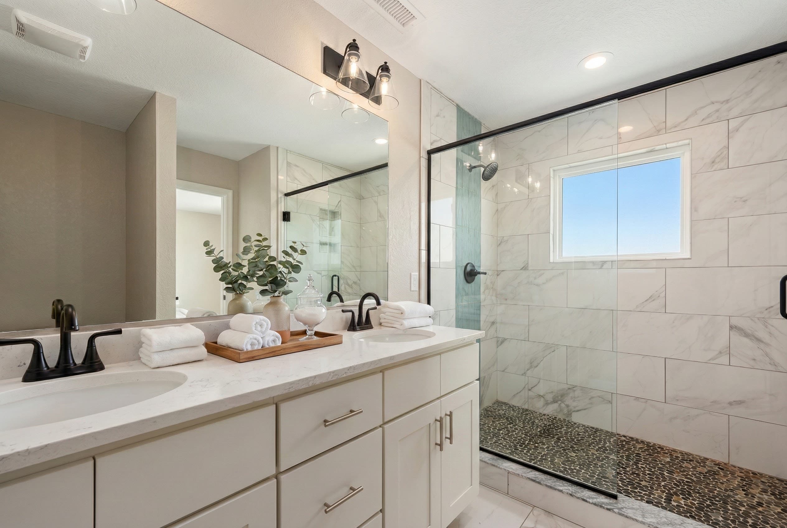 Top-Level King Master Suite with Private Balcony Access — Ocean Breezes & Coastal Charm | Harmankaya, OBX