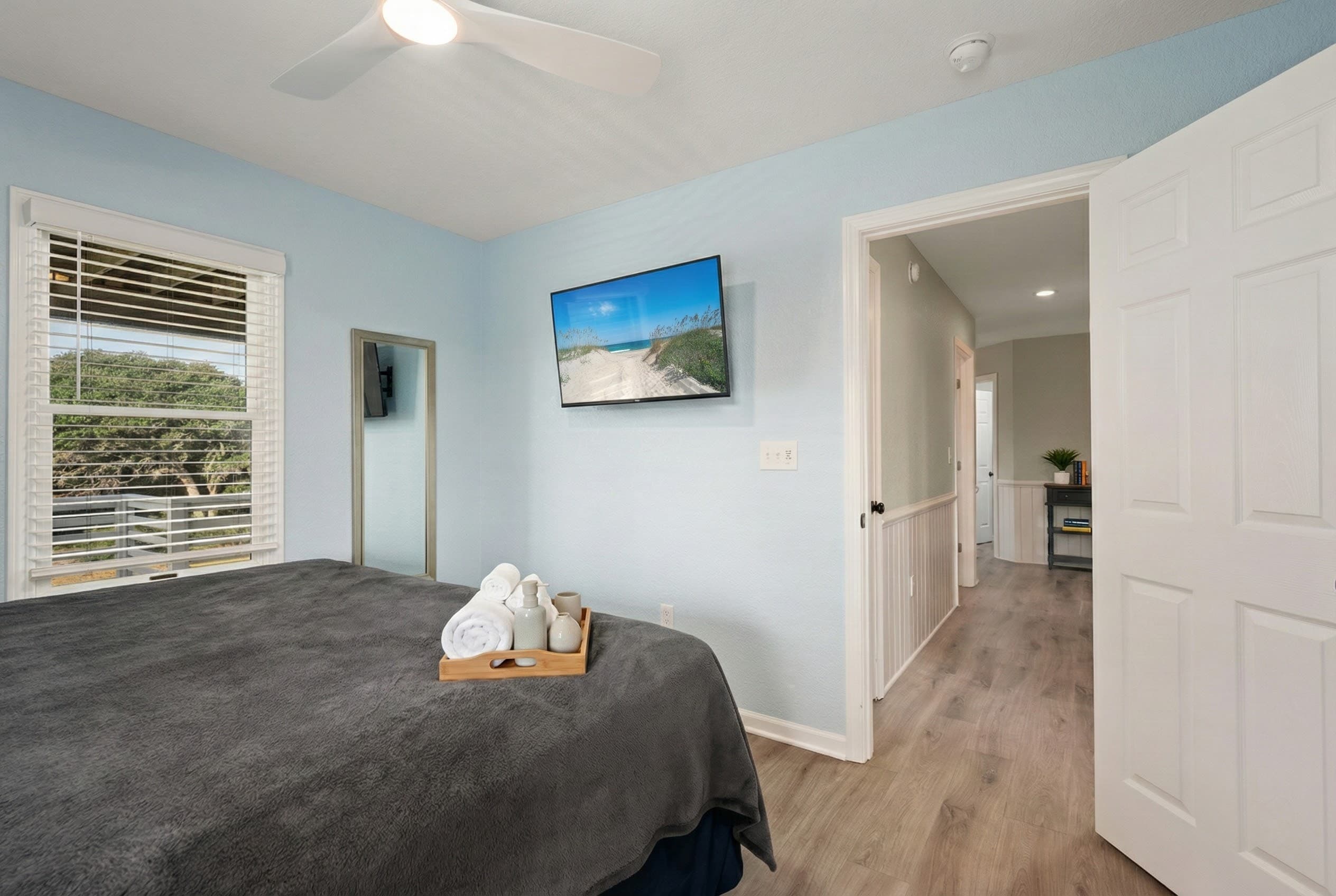 Serene Bedroom with Calming Blue Walls — Coastal Retreat for Restful Nights | Harmankaya, Outer Banks