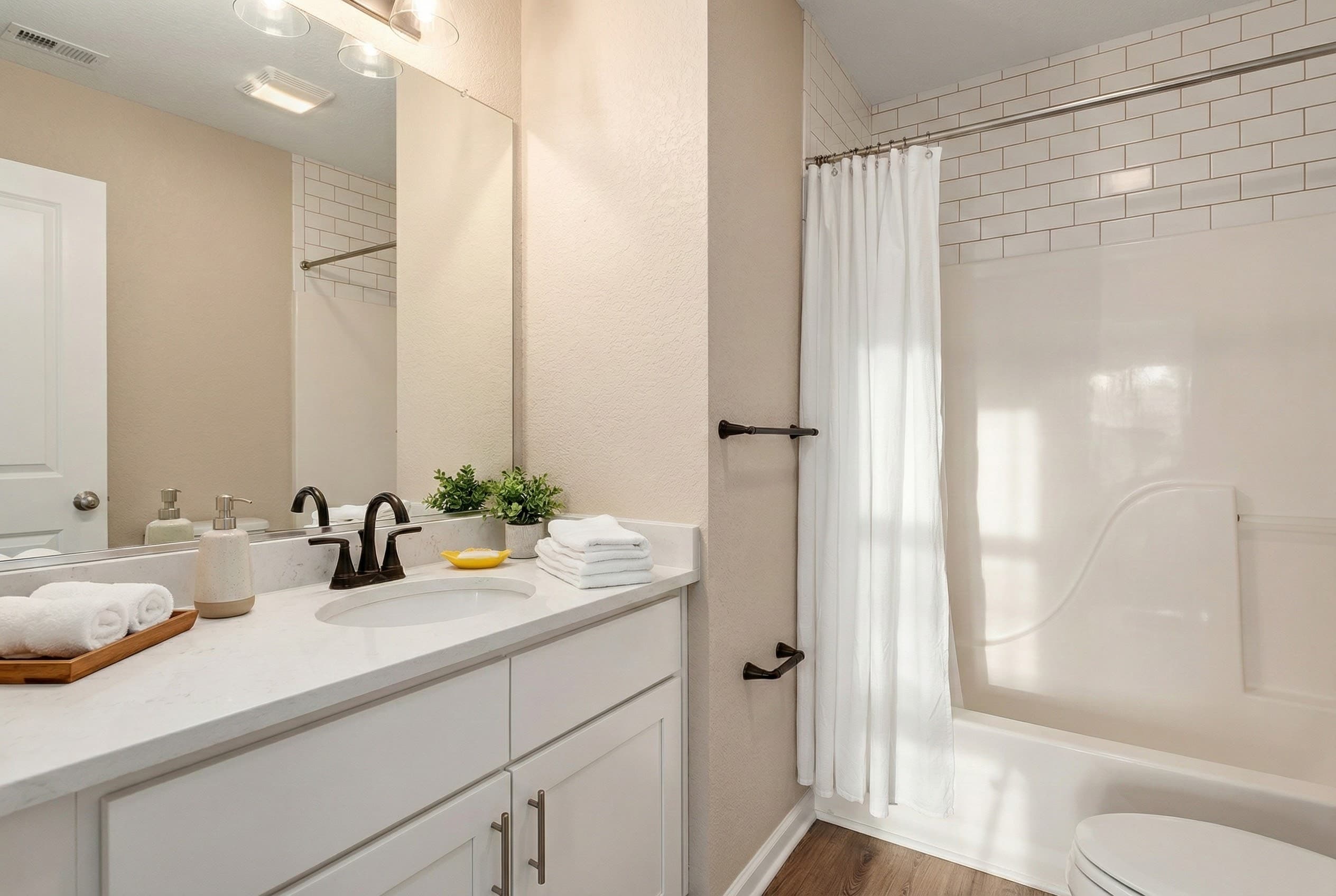 Luxurious Ensuite Bath with Soaking Tub & Contemporary Finishes | Harmankaya, Whalehead Beach OBX