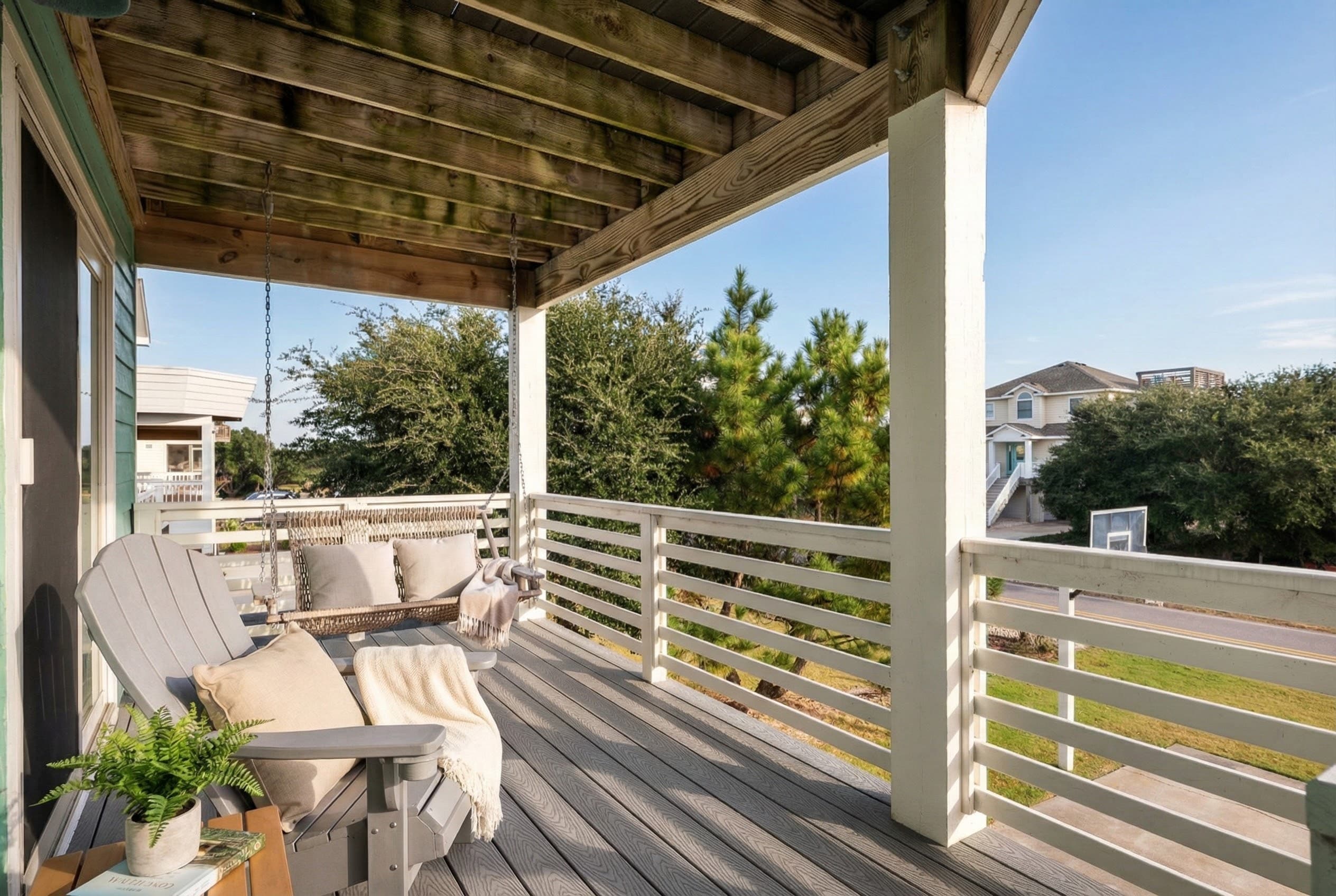 Cozy Lounge with Large Smart TV & Rustic Furnishings — Relax After a Beach Day | Harmankaya, OBX