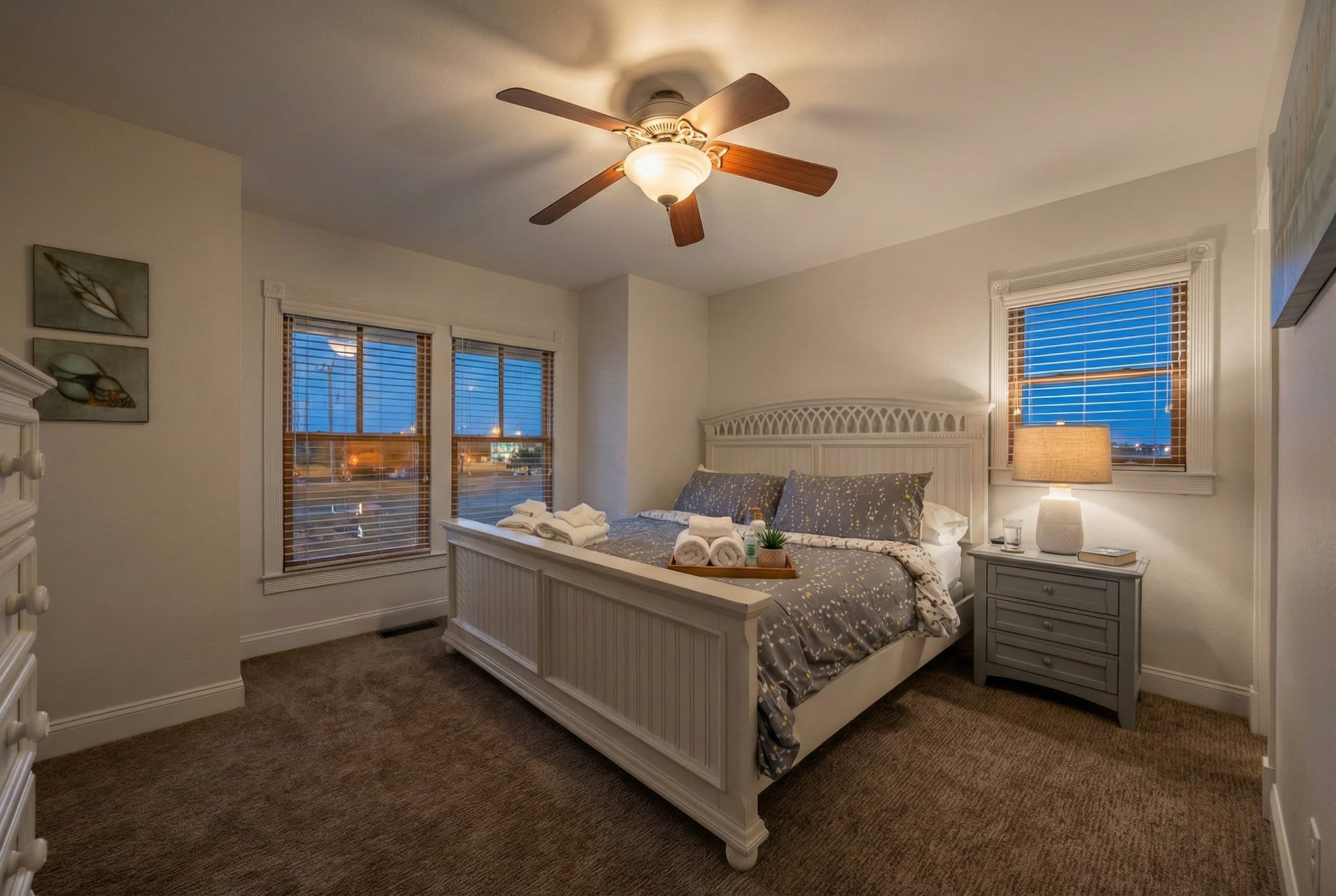 King Suite 5 — Comfortable King Bed with Reading Nook & Private Bath | Angler's Retreat, Outer Banks