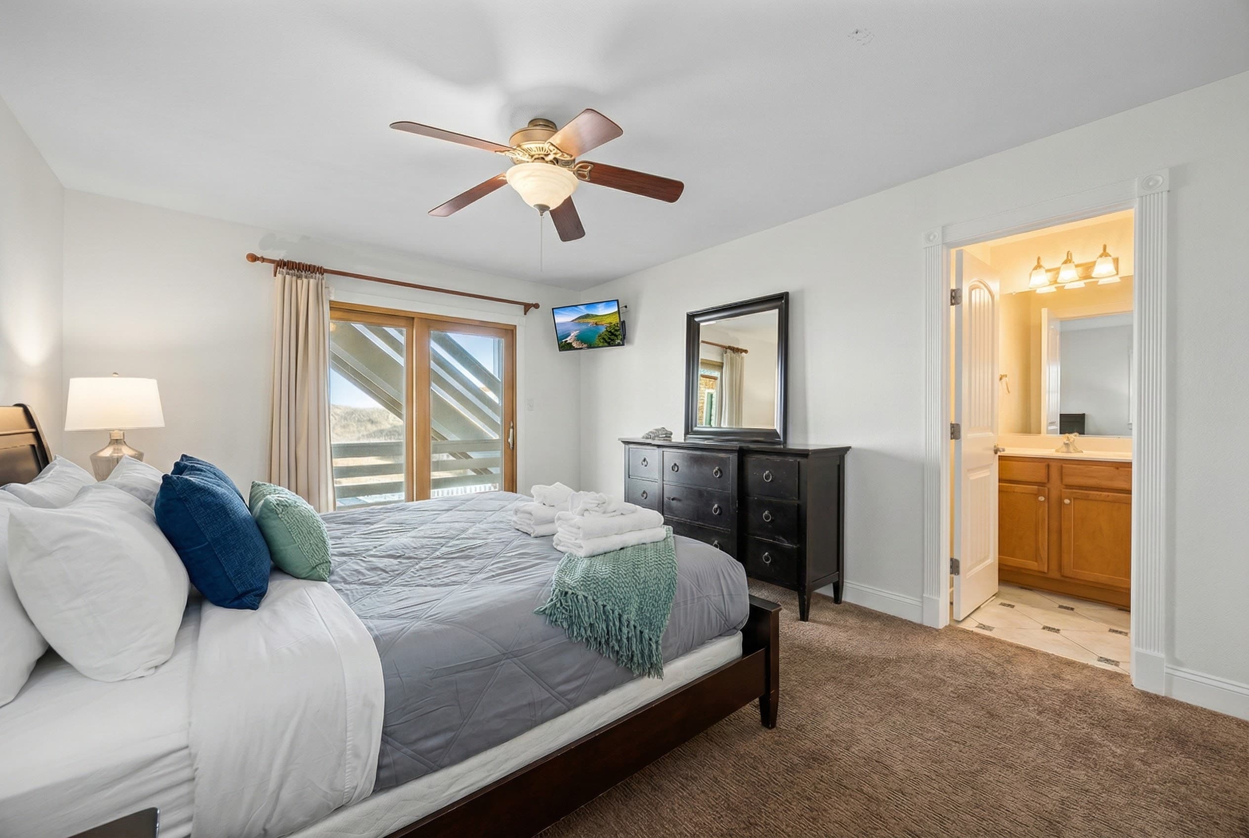 King Suite 5 — Warm Tones with Plantation Shutters & Ensuite Bath | Angler's Retreat, Nags Head Outer Banks